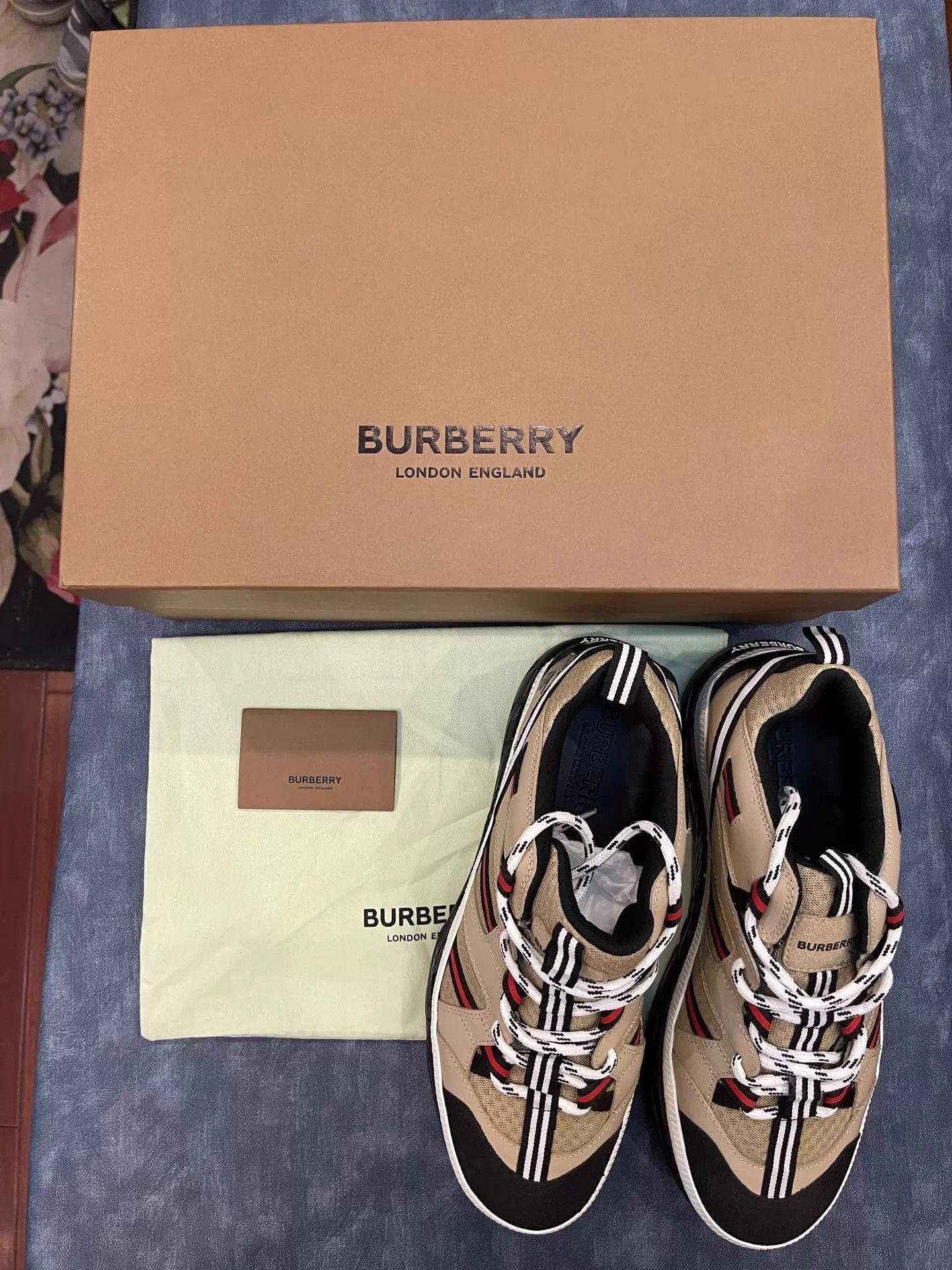 Burberry Burberry Camel Dad Sneaker 41.5 Black Red Strap Size US 8.5 / EU 41-42 - 8 Thumbnail