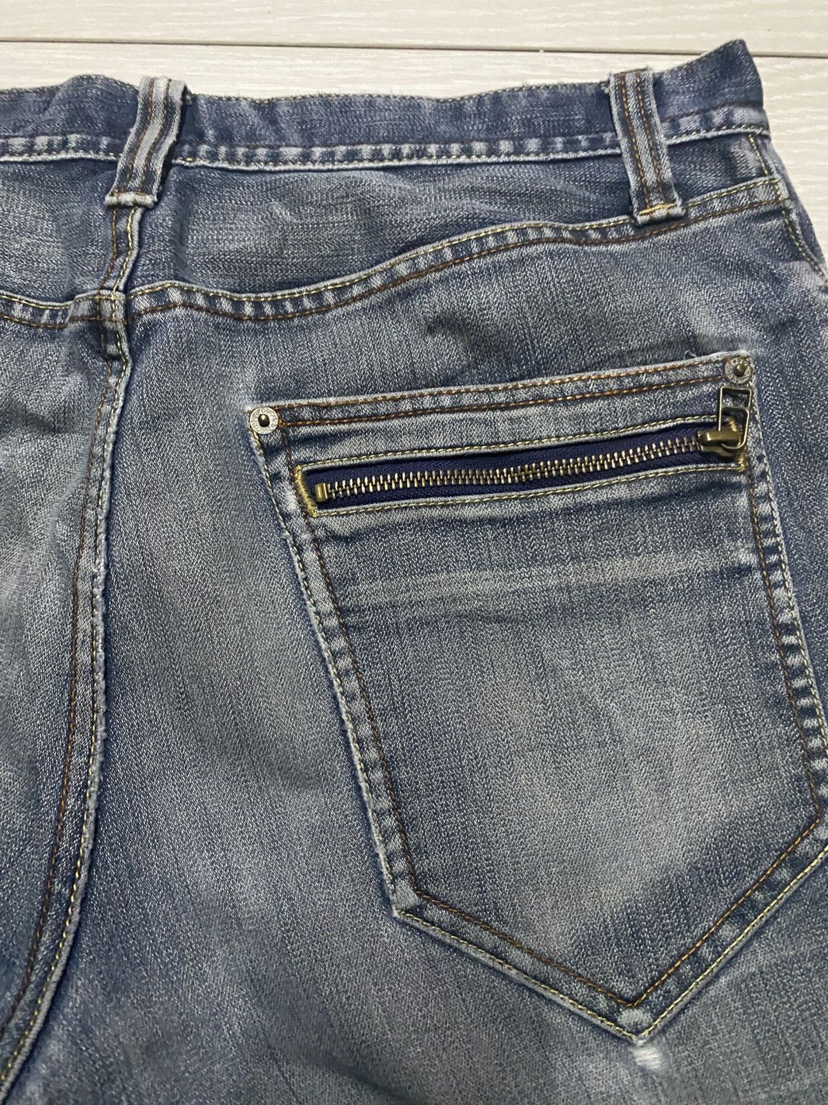 Japanese Brand Vintage Japanese Brand Blue Faded Wash Distressed Loose Jean Size US 32 / EU 48 - 10 Thumbnail