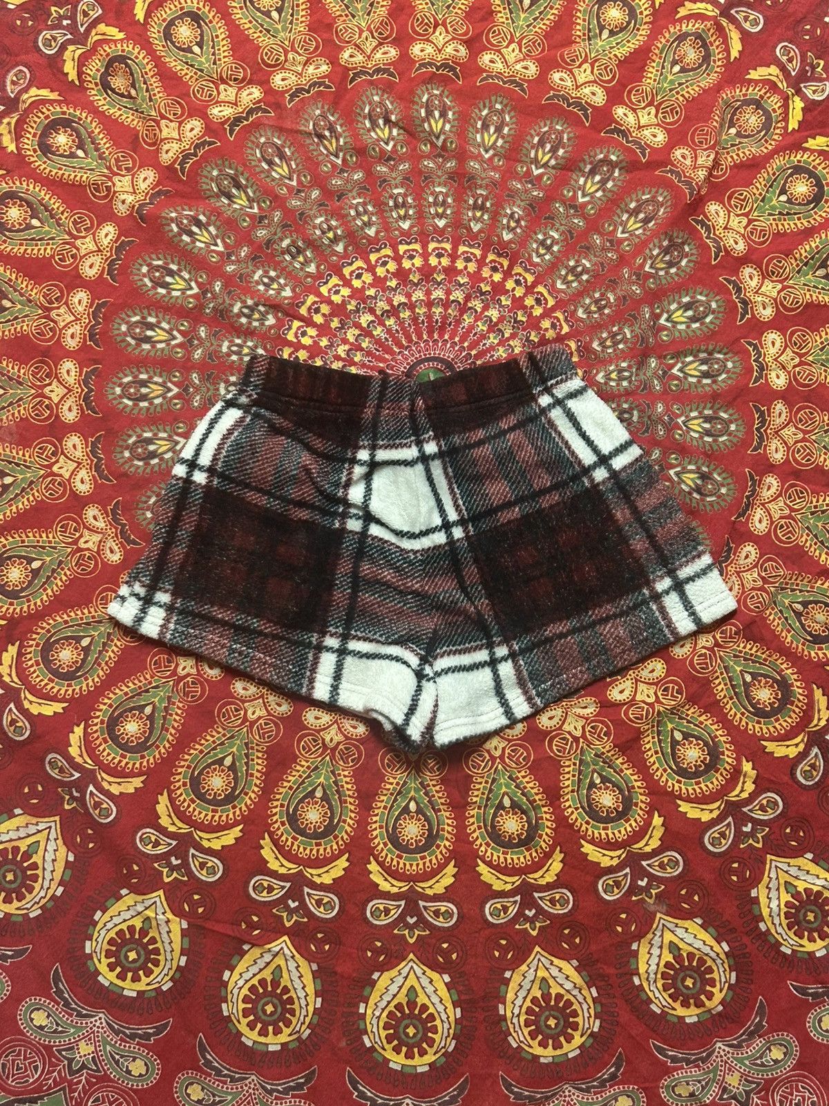Other Faded Rose women's red black and white plaid fleece shorts Size 26" / US 2 / IT 38 - 2 Thumbnail
