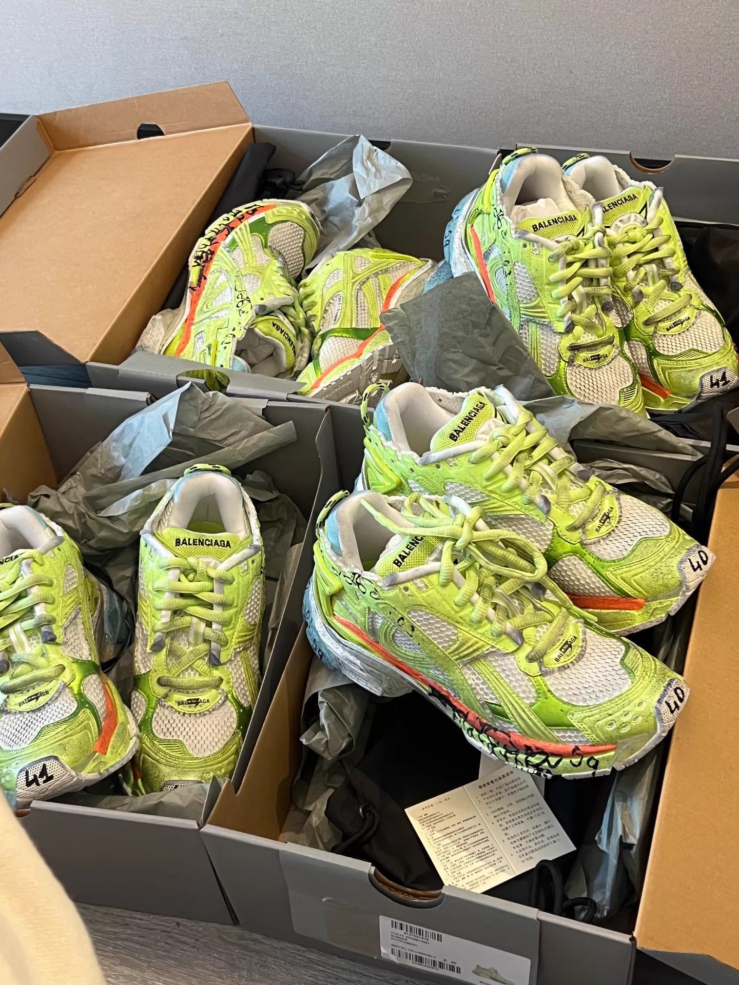 Balenciaga Balenciaga Runner Men's Low-Top Distressed Fluo Green Sneakers Size US 7 / EU 40 - 2 Thumbnail