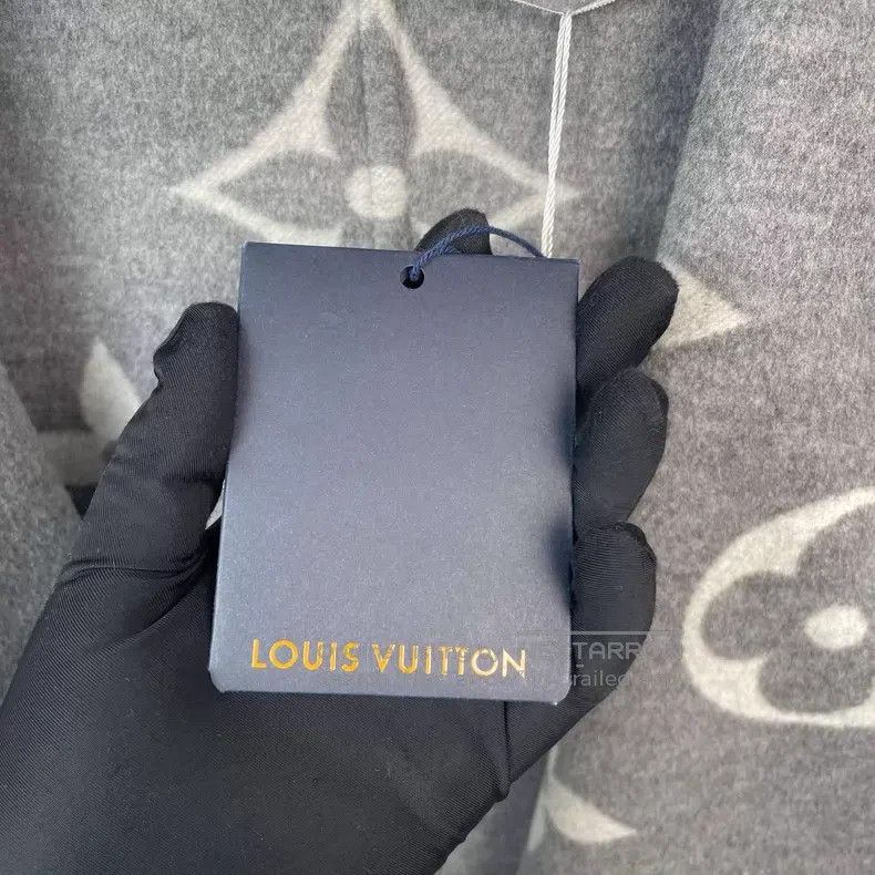 Louis Vuitton Louis Vuitton Long bathrobe coat in light grey with full p Size 4XL / US 24-26 - 7 Thumbnail
