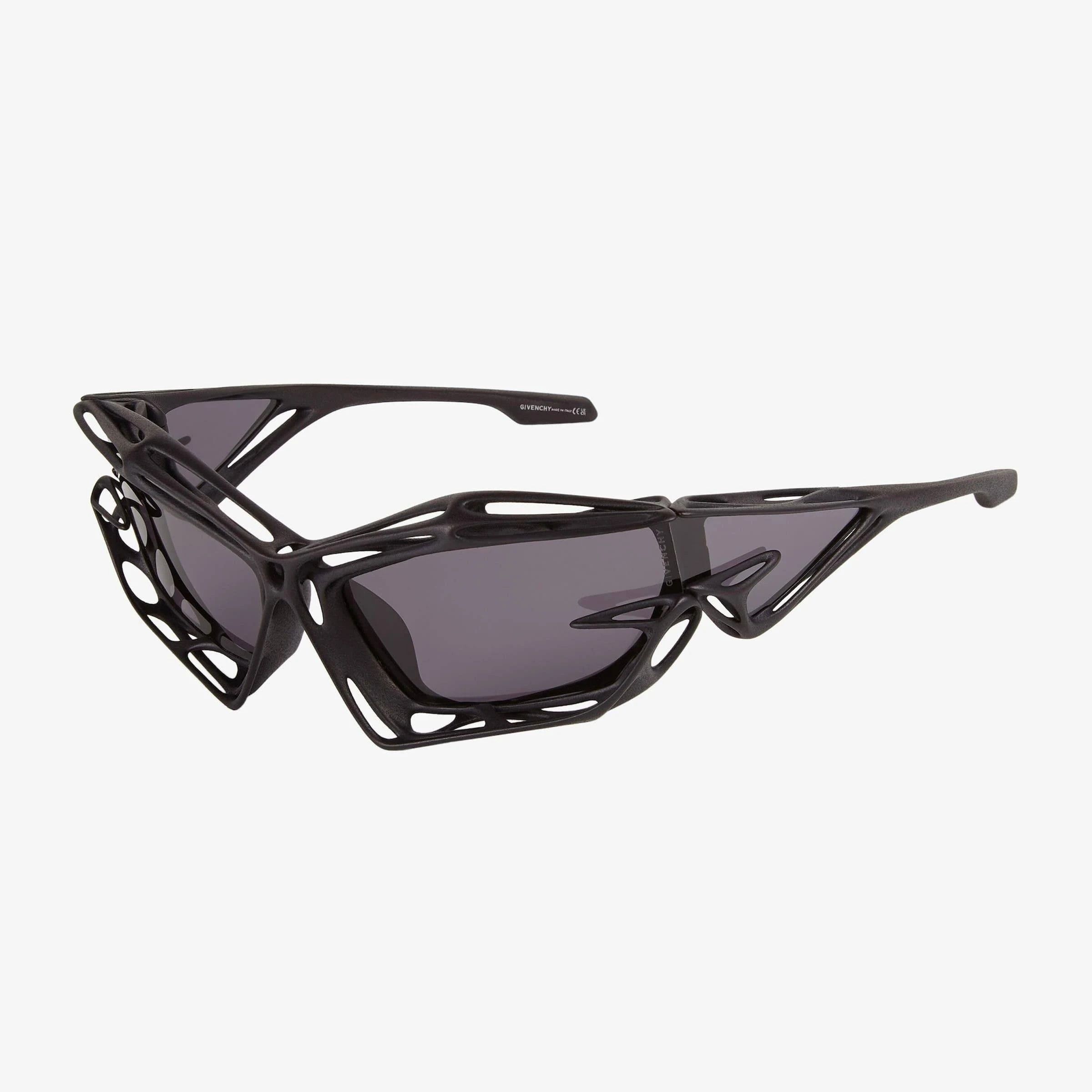 Givenchy o1srvl11e1024 Size: OS / Giv Cut Cage Sunglasses in Black Size ONE SIZE - 3 Thumbnail