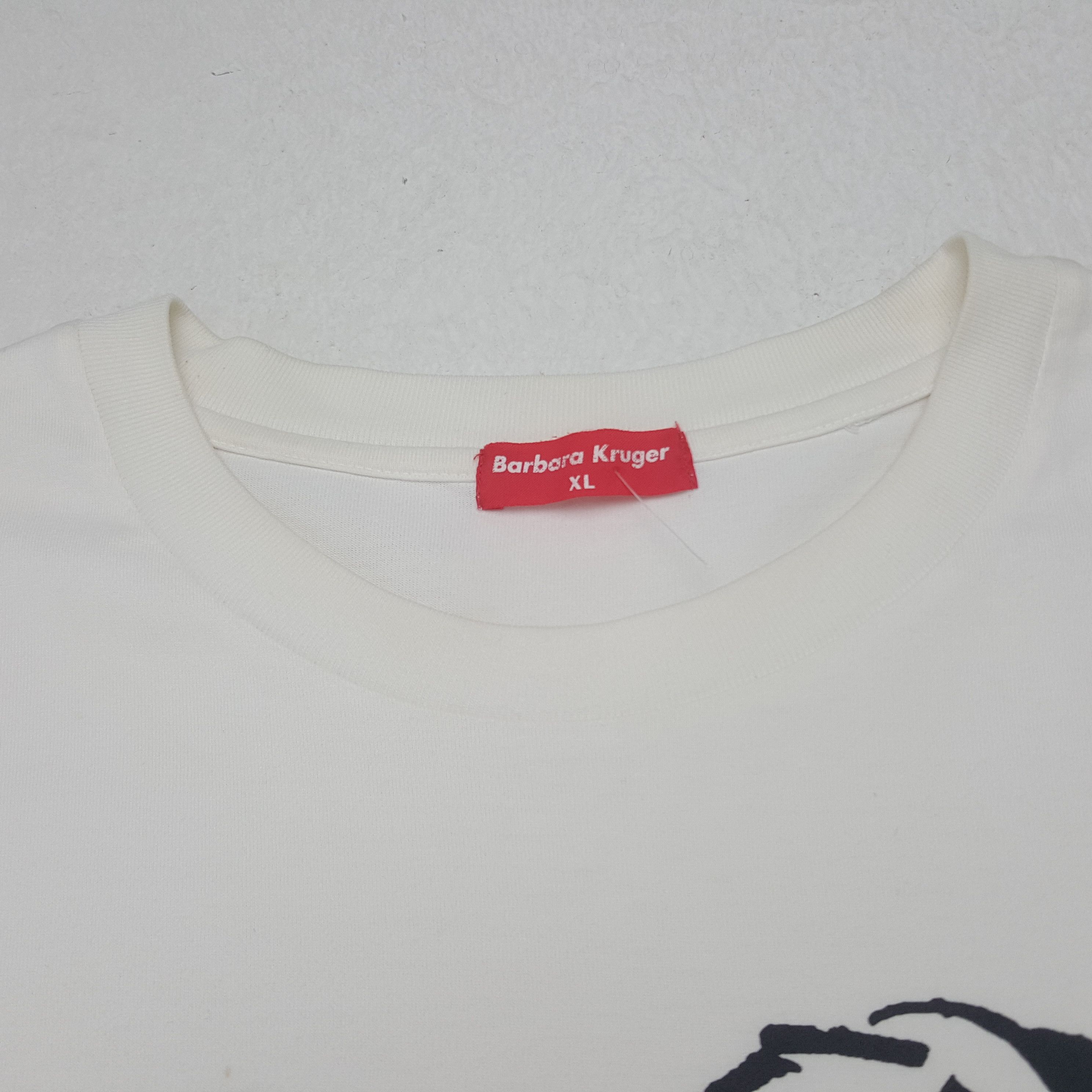 Barbara Kruger × Uniqlo × Vintage Vintage Barbara Kruger How Dare You Not be me Tshirt Size US XL / EU 56 / 4 - 4 Thumbnail
