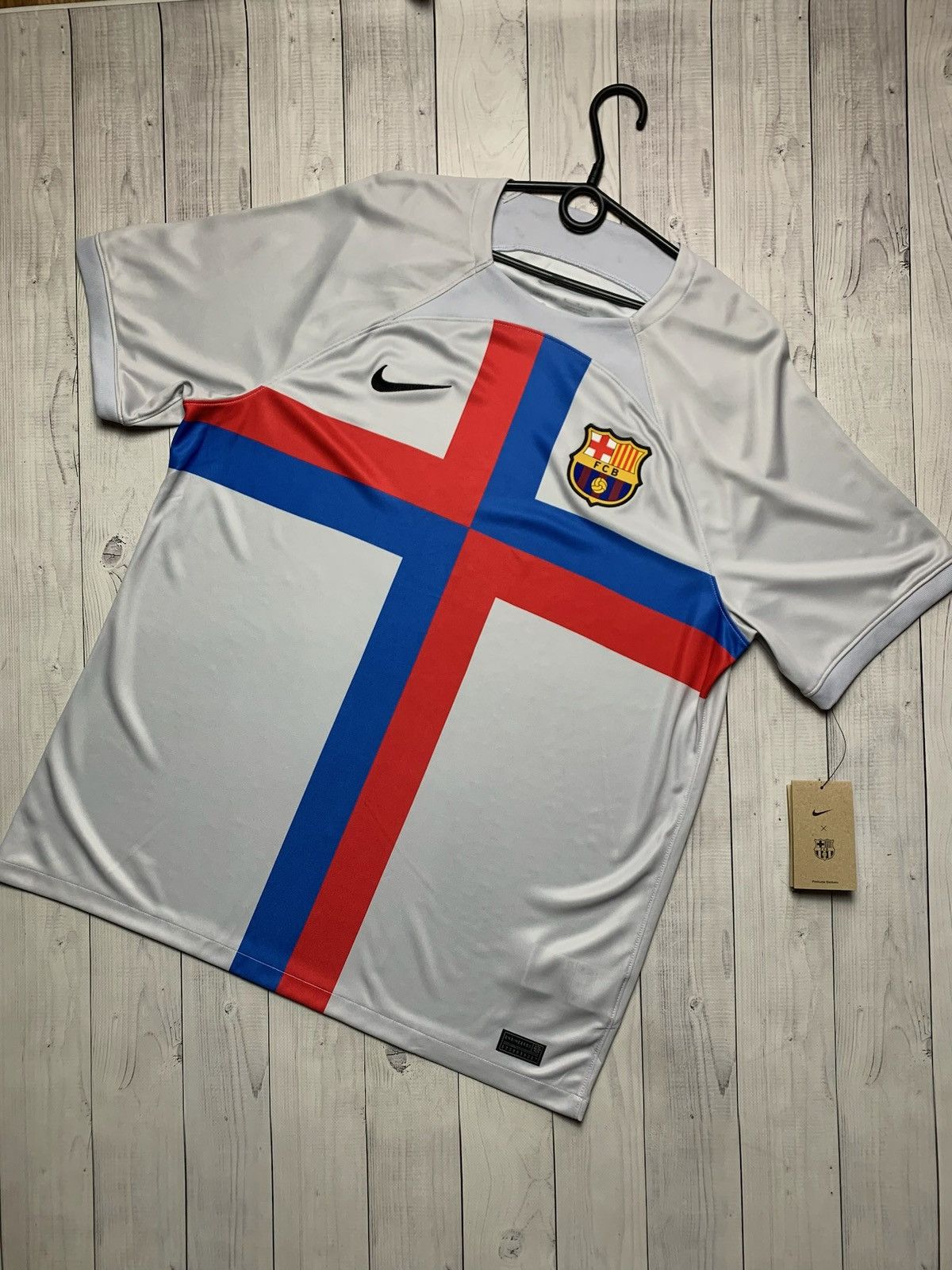 Nike Barcelona Nike soccer jersey size XL logo away rare Size US XL / EU 56 / 4 - 1 Thumbnail