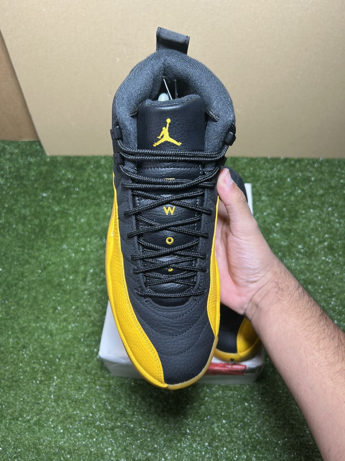 Jordan Brand Jordan 12 University Gold Size US 9 / EU 42 - 7 Thumbnail