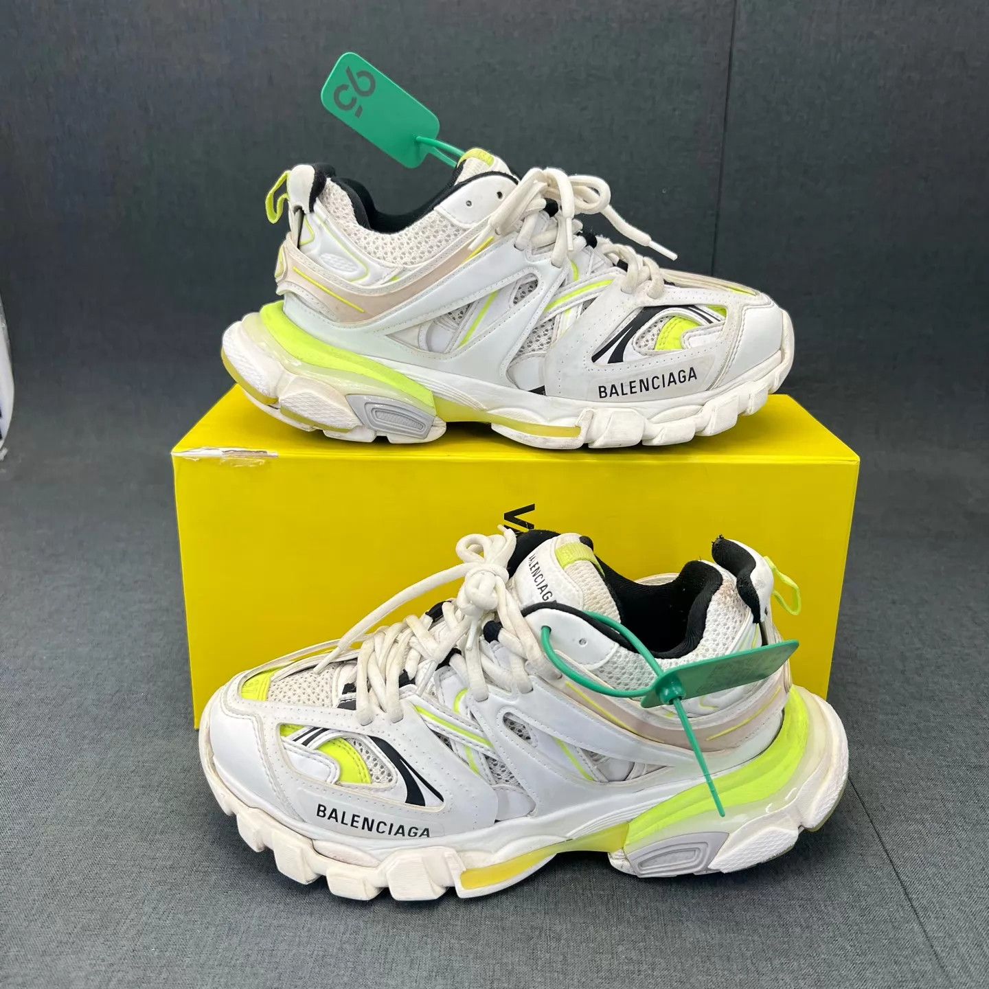 Balenciaga Balenciaga Track Sneaker White Green 37 women's Size US 7 / IT 37 - 2 Thumbnail