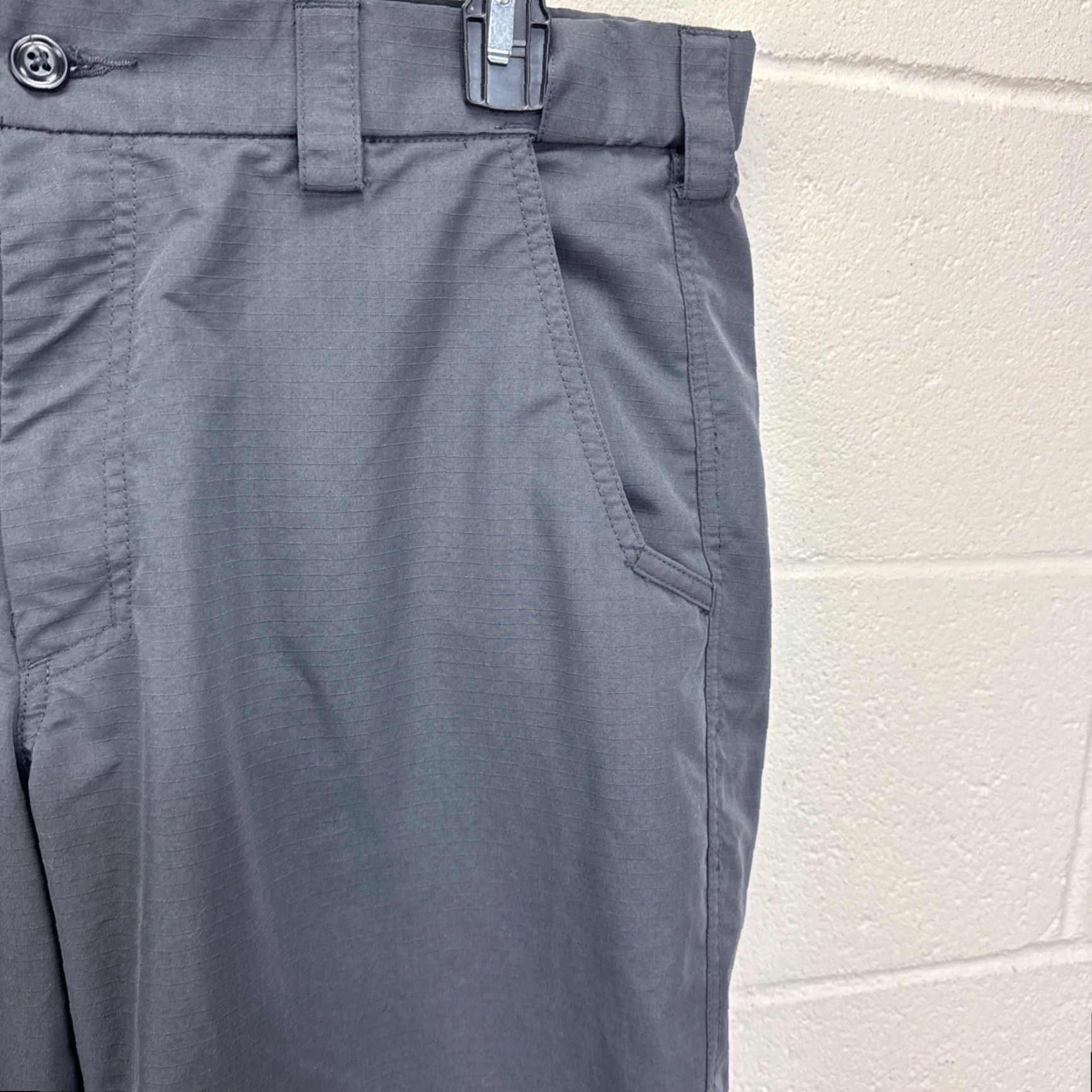 Vintage 5.11 Tactical Men's Cargo Pants Charcoal Gray 36x30 Casual Workwear 5-Pocket Cargo Pockets Herringbone Cotton Polyester Blend Gray Mens Pants Size US 36 / EU 52 - 3 Thumbnail