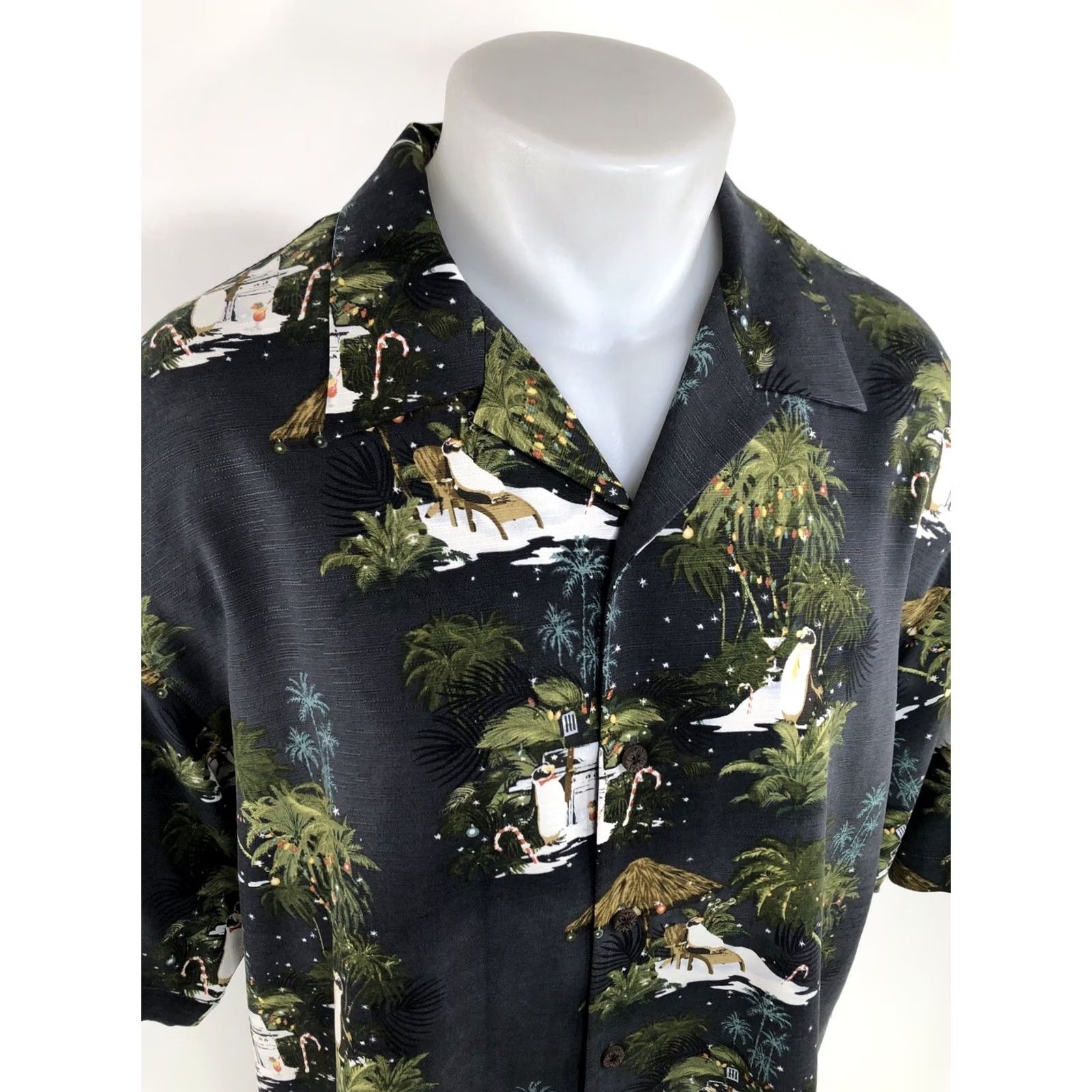 Tommy Bahama TOMMY BAHAMA Holiday Penguin Party Festive Christmas Shirt L Dark Gray Silk Button-Up Mens Large XS? Size US L / EU 52-54 / 3 - 2 Thumbnail