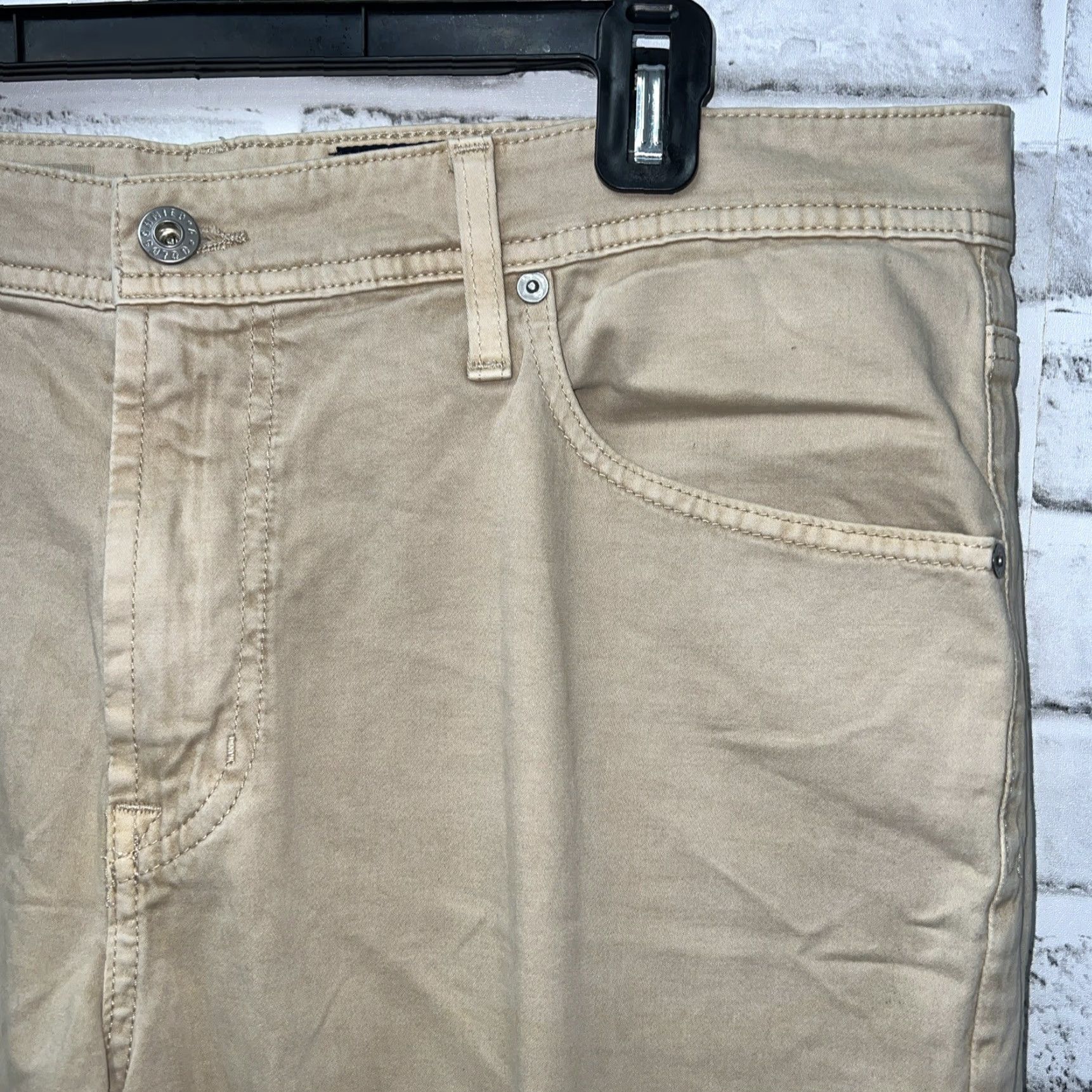 Vintage AG Adriano Goldschmied The Graduate Tailored Leg Beige Pants Mens 36x32 Chino Beige 90s? (not allowed) Size US 36 / EU 52 - 2 Thumbnail
