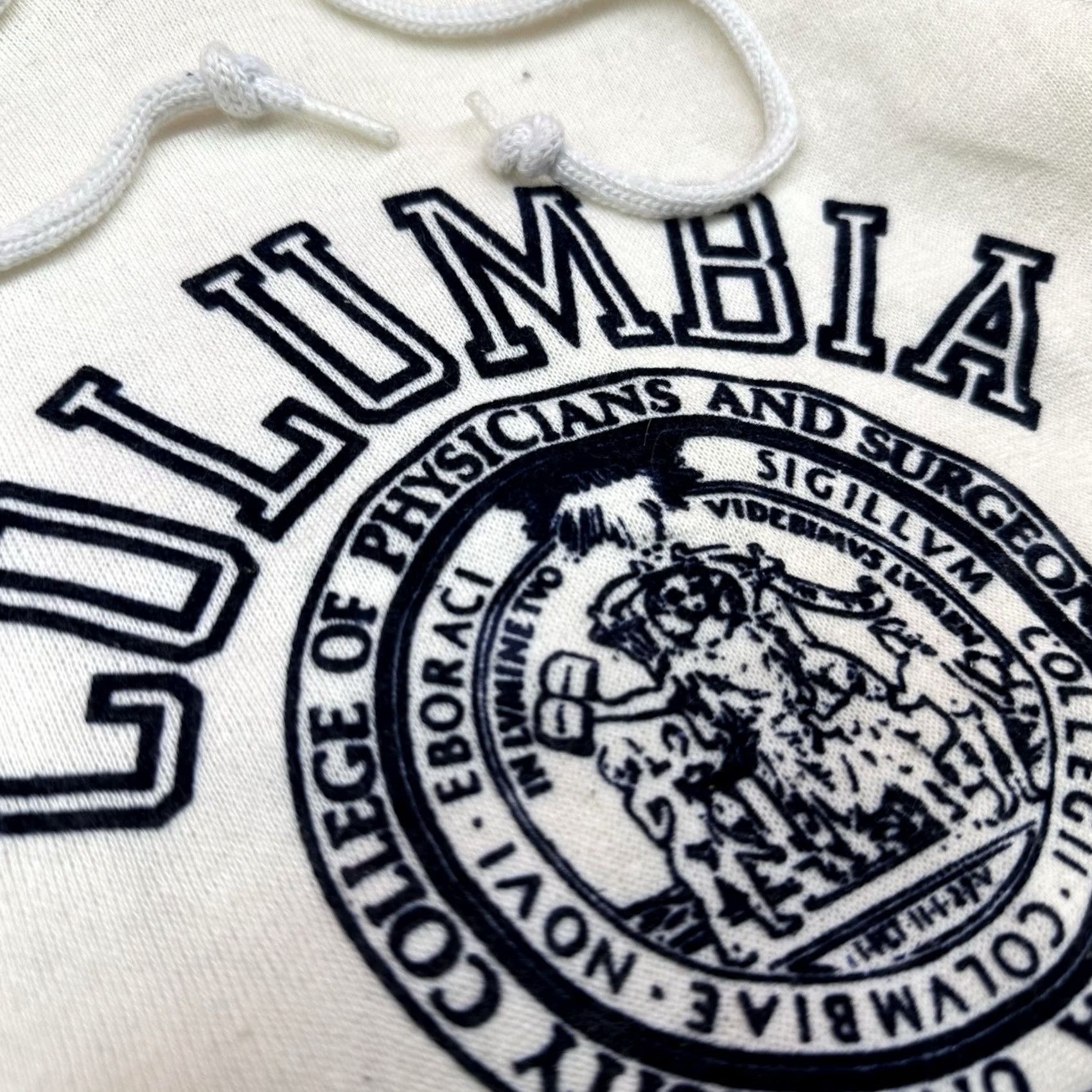 Vintage VINTAGE Artex Hoodie University Crest Flock Print Raglan S White Men Size US S / EU 44-46 / 1 - 3 Thumbnail