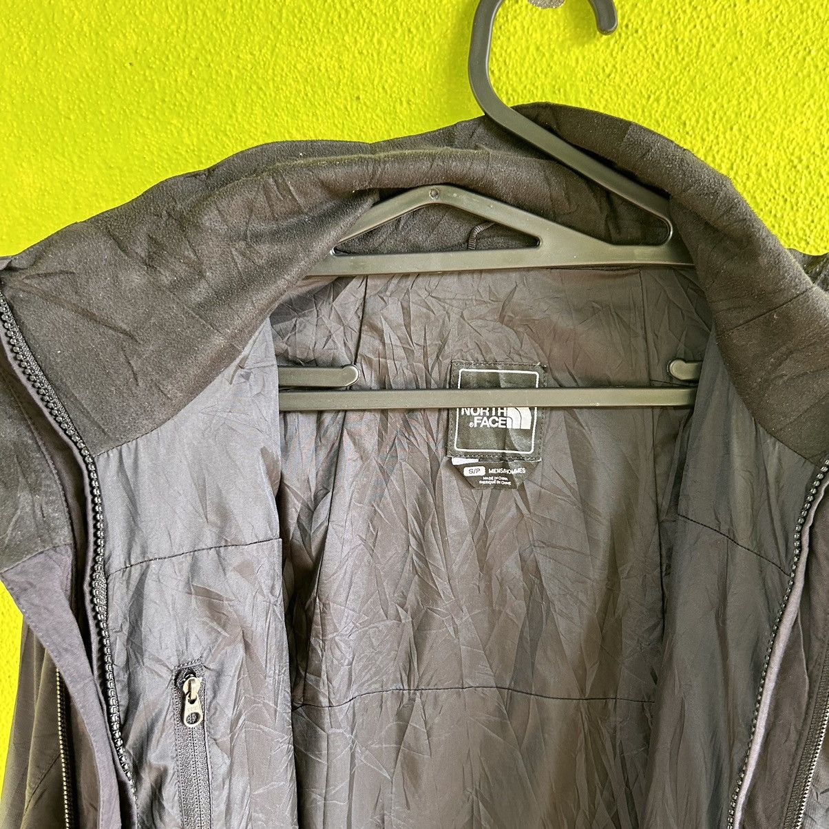 The North Face Vintage The North Face Hyvent Distressed Jacket Size US M / EU 48-50 / 2 - 14 Thumbnail