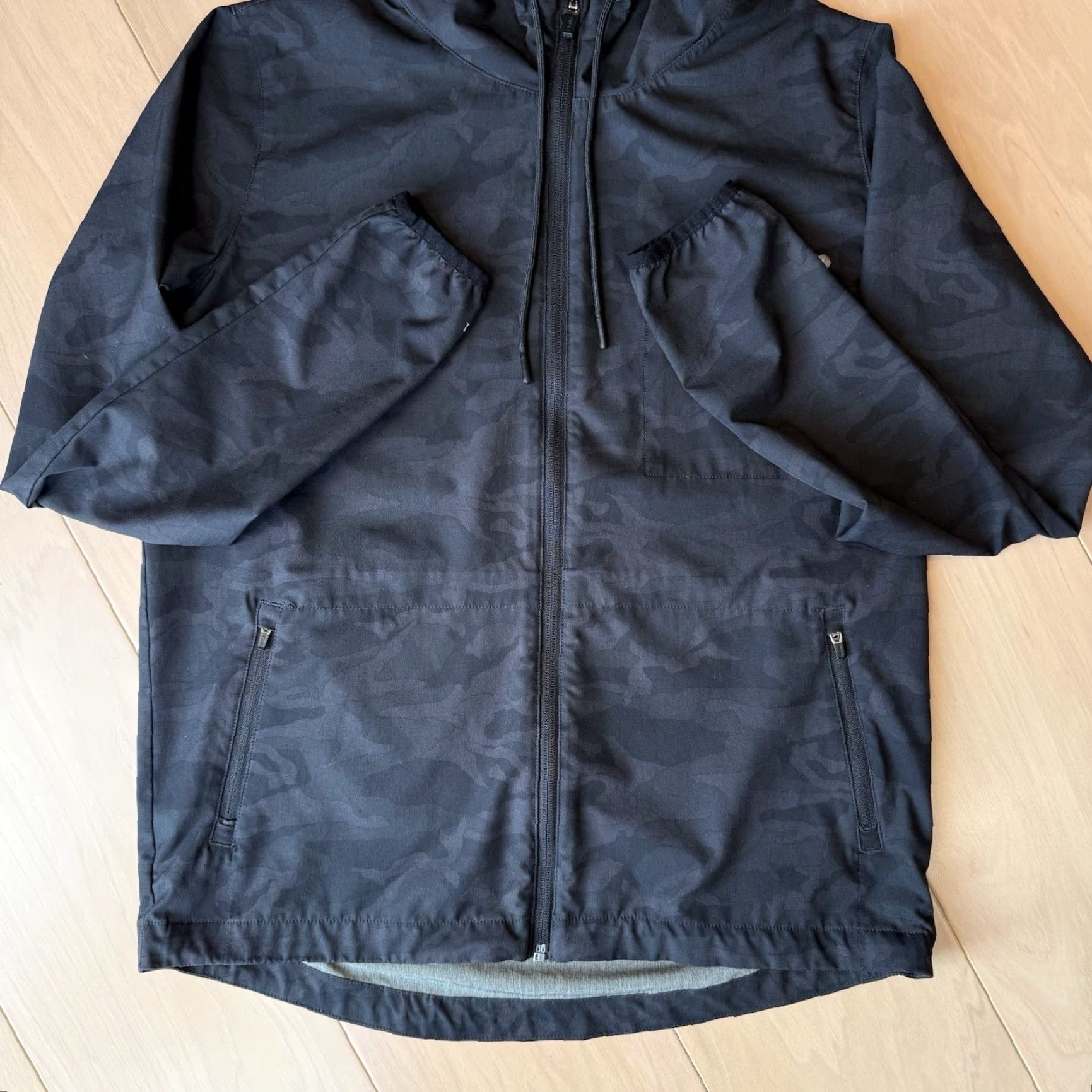 Vuori Vuori Outdoor Trainer Shell S Black Multicolor Camouflage Full Zip Windbreaker Jacket Womens Small Zip Hooded All Seasons Size S / US 4 / IT 40 - 6 Thumbnail