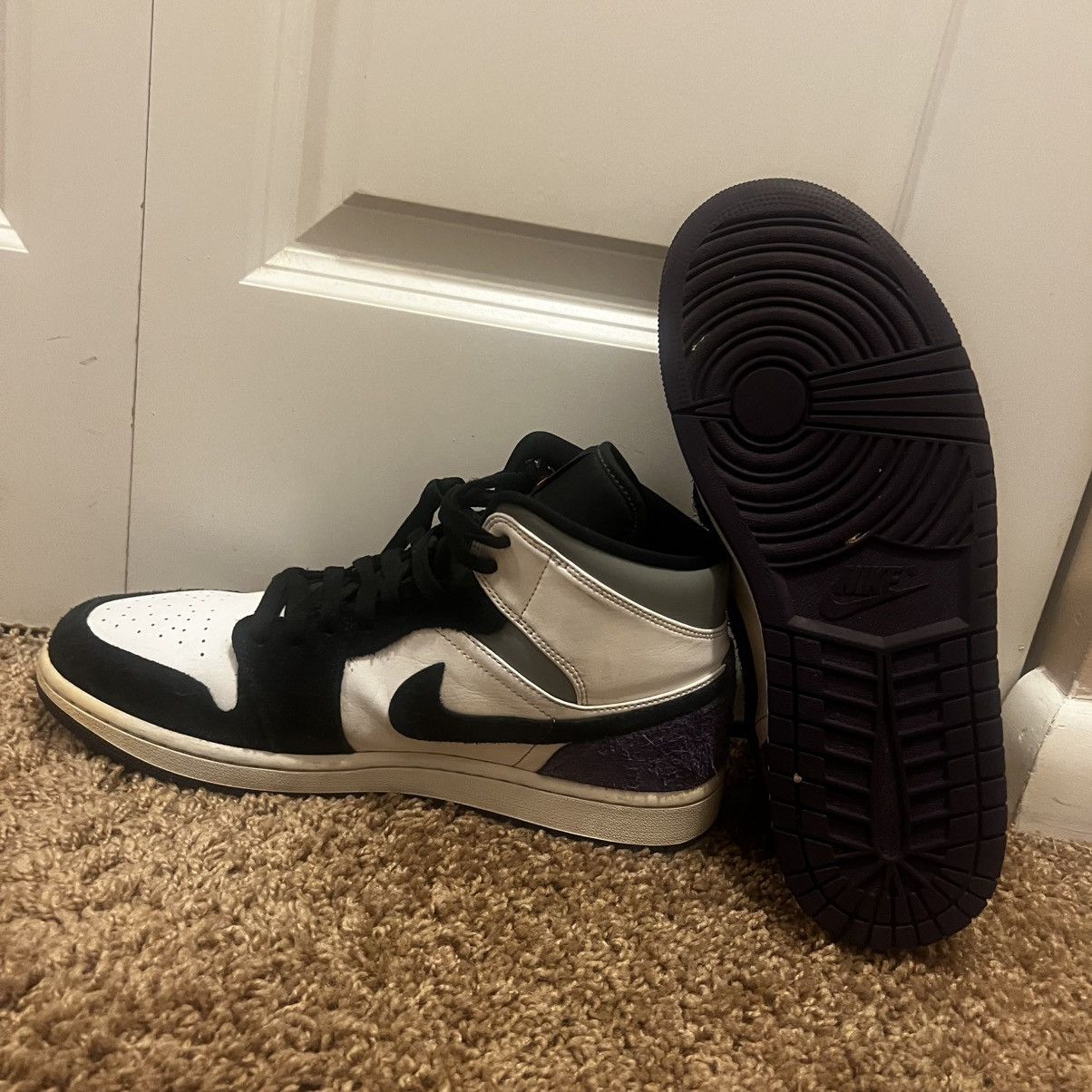 Jordan Brand Air Jordan 1 Mid SE “Varsity Purple” Size US 10 / EU 43 - 4 Thumbnail