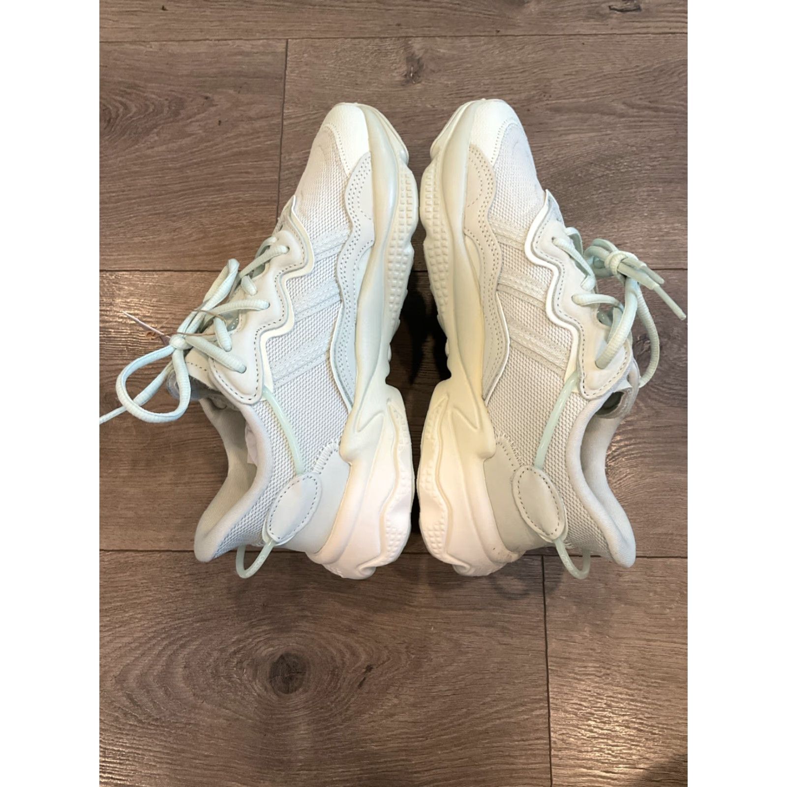 Adidas Adidas Ozweego W Size 6.5 Linen Green Feather Grey Sneaker Womens Size US 7 / IT 37 - 6 Thumbnail