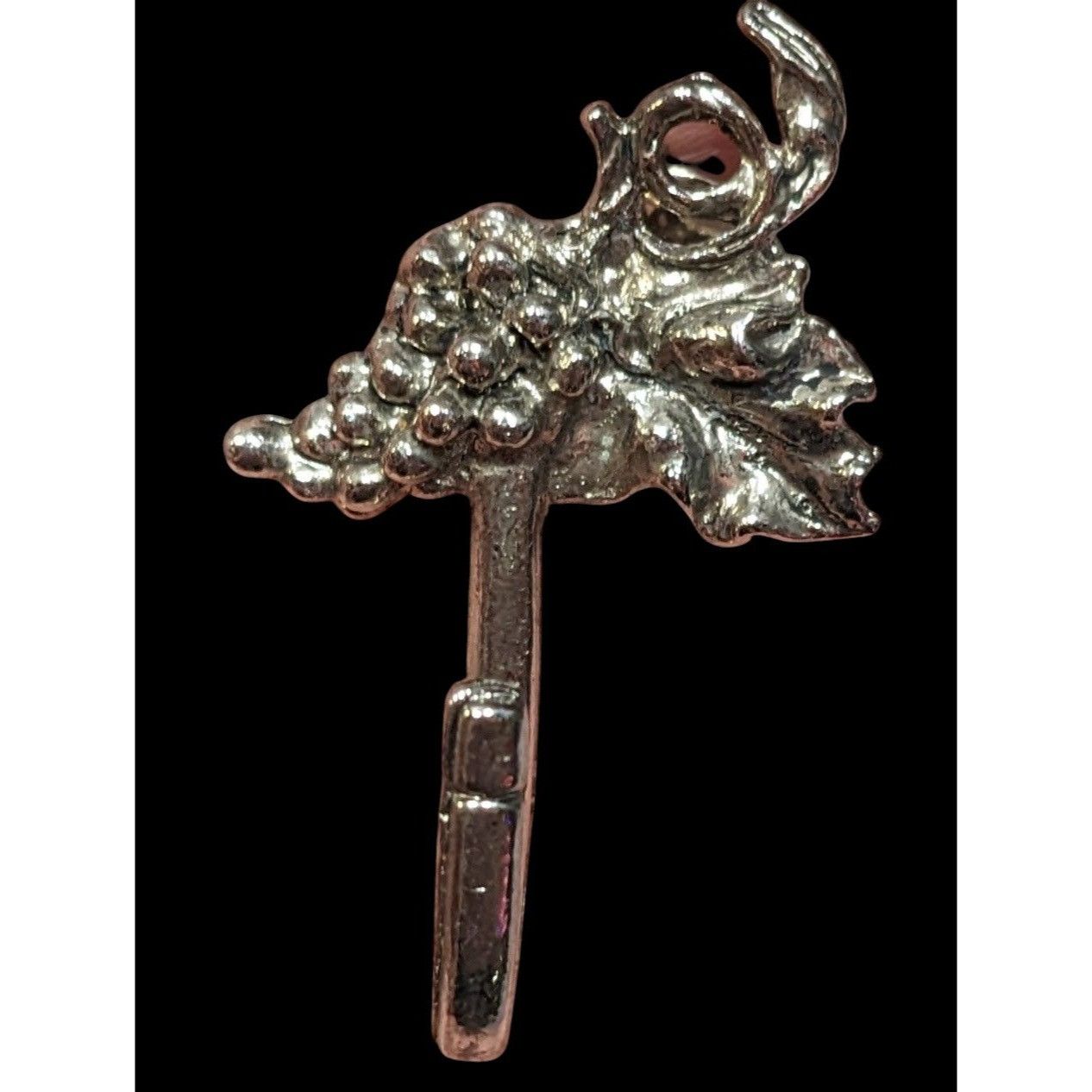 Other Vintage Y2K Rawcliffe Home Grape Bunch Lapel Pin With Hook Size ONE SIZE - 1 Thumbnail