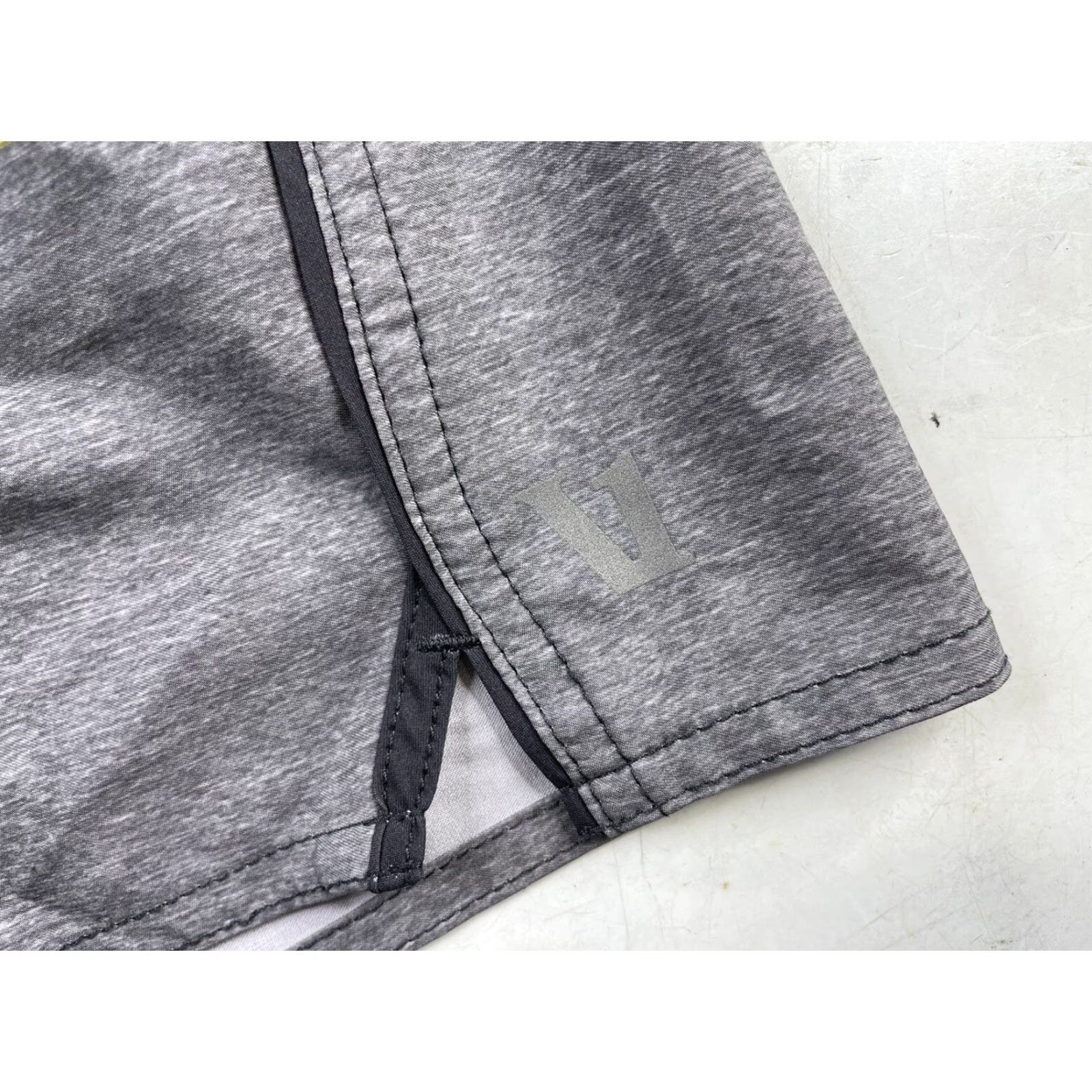 Vuori VUORI Trail Shorts Lined Men's L Striped Multicolor Athletic Activewear Performance V341 Size US 33 - 2 Thumbnail