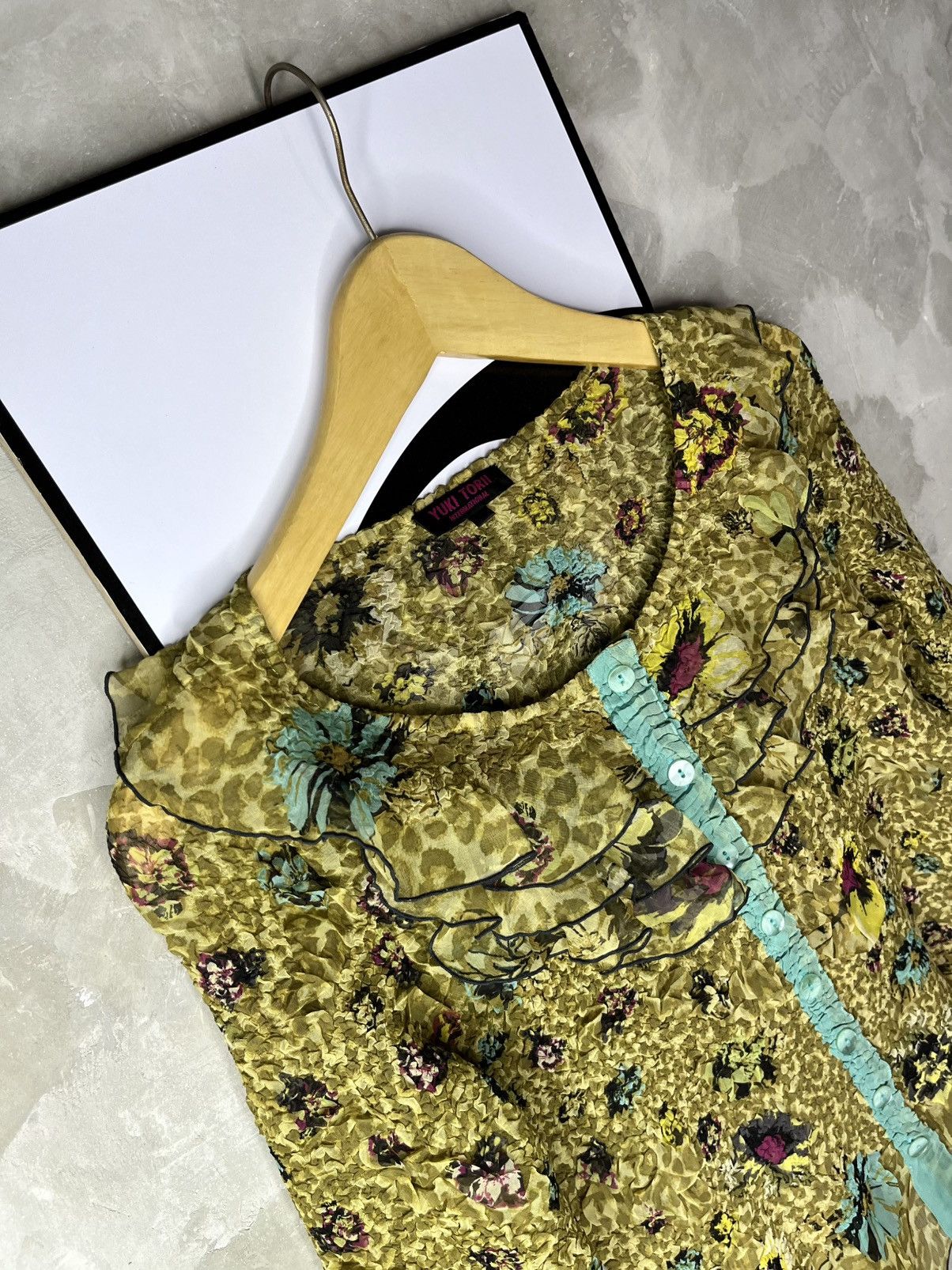 Pleats Please Issey Miyake Yuki Torii International Crinkle Floral Sheer Blouse Size M / US 6-8 / IT 42-44 - 4 Thumbnail