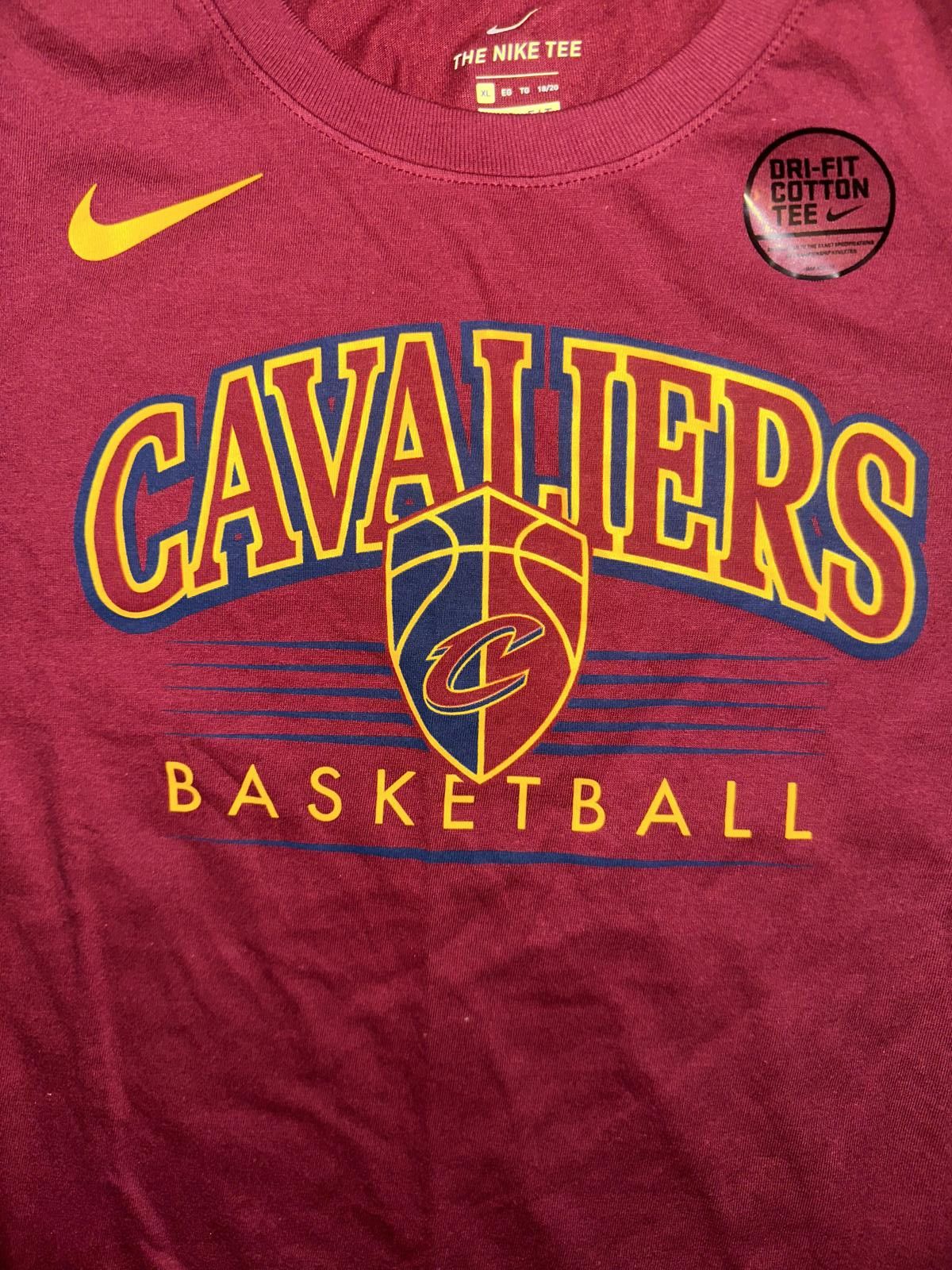 Nike Nike Big Kids (Boy’s) NBA Cleveland Cavaliers Dri-Fit Basketball T-Shirt Size US XXS / EU 40 - 2 Thumbnail