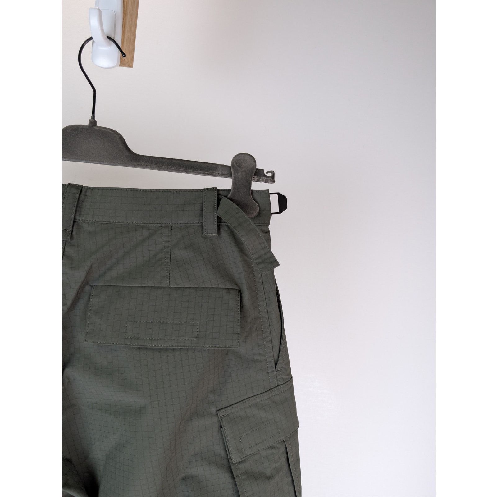 Balenciaga o1rshd1 Light Cargo Pants in Green Size US 30 / EU 46 - 12 Thumbnail