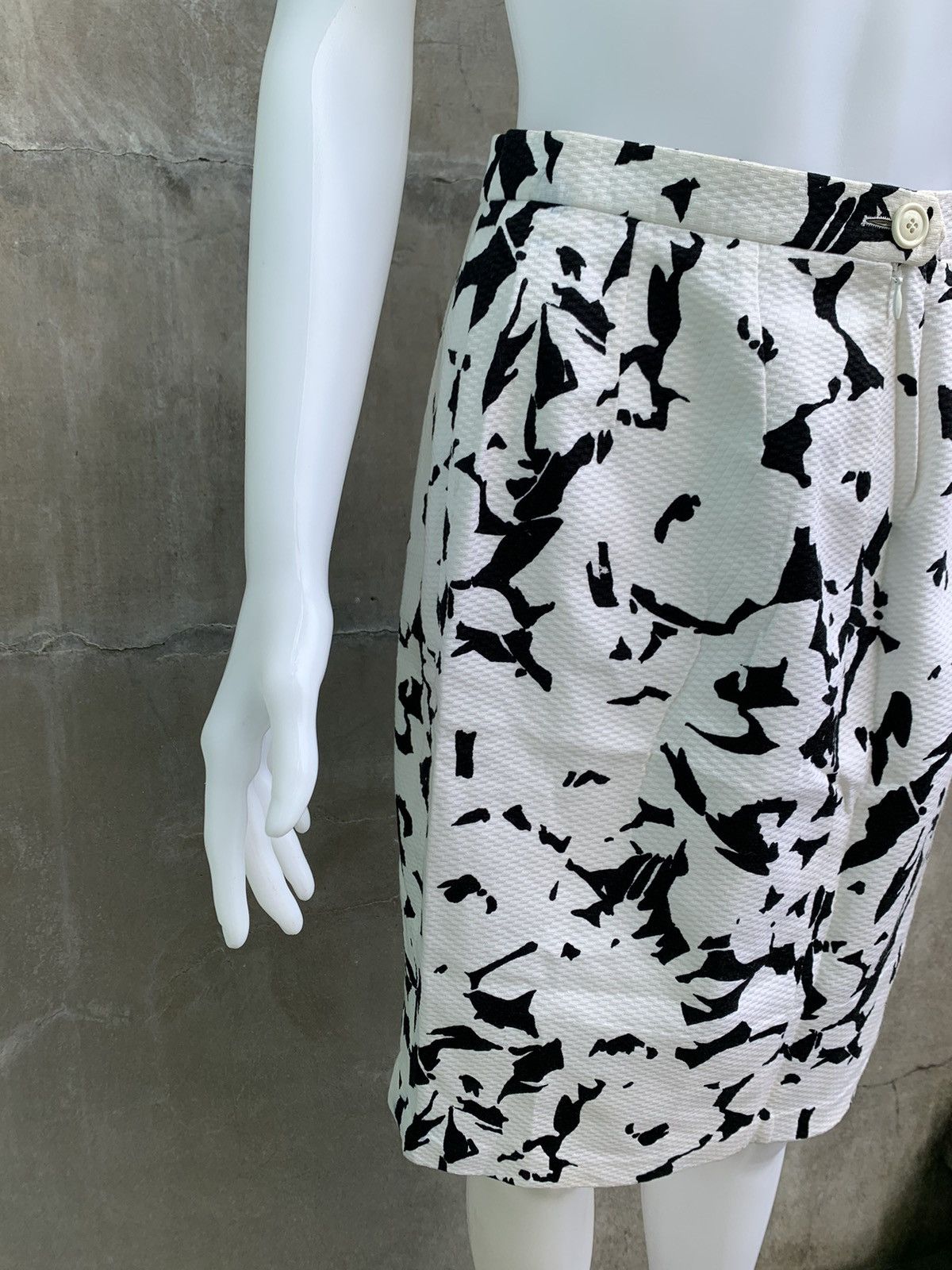 Dior Abstract Midi Skirt Size 27" / US 4 / IT 40 - 2 Thumbnail