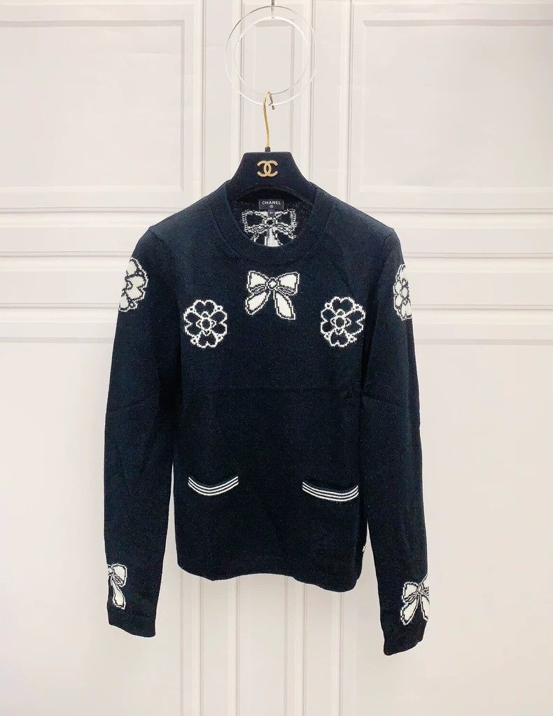 Chanel Chanel Bow-bow sweater Size XS / US 0-2 / IT 36-38 - 1 Thumbnail