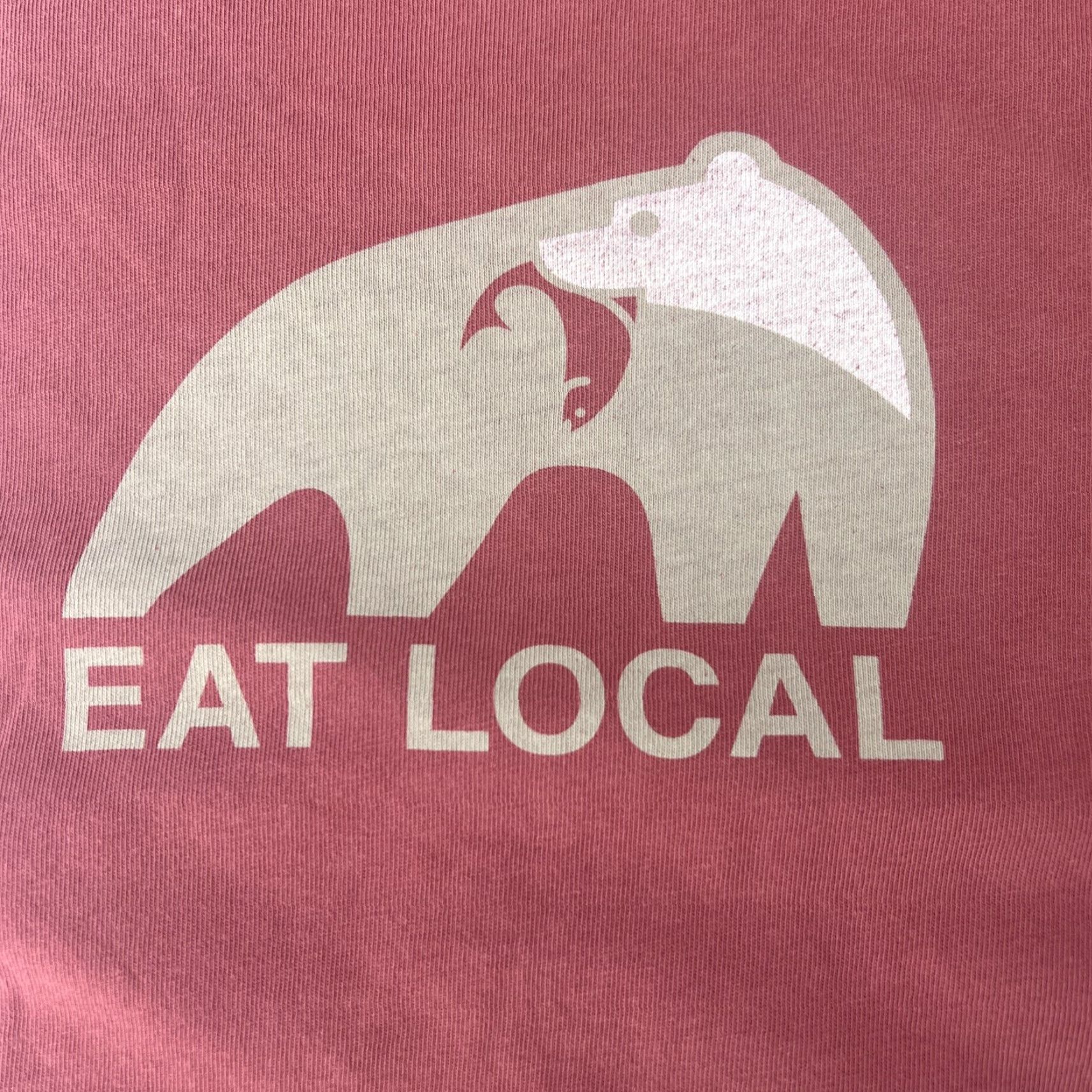 Patagonia Patagonia Shirt Men's M Red Official Eat Local Bear Eating Fish Graphic Short Sleeve Crew Neck T-Shirt Size US M / EU 48-50 / 2 - 2 Thumbnail
