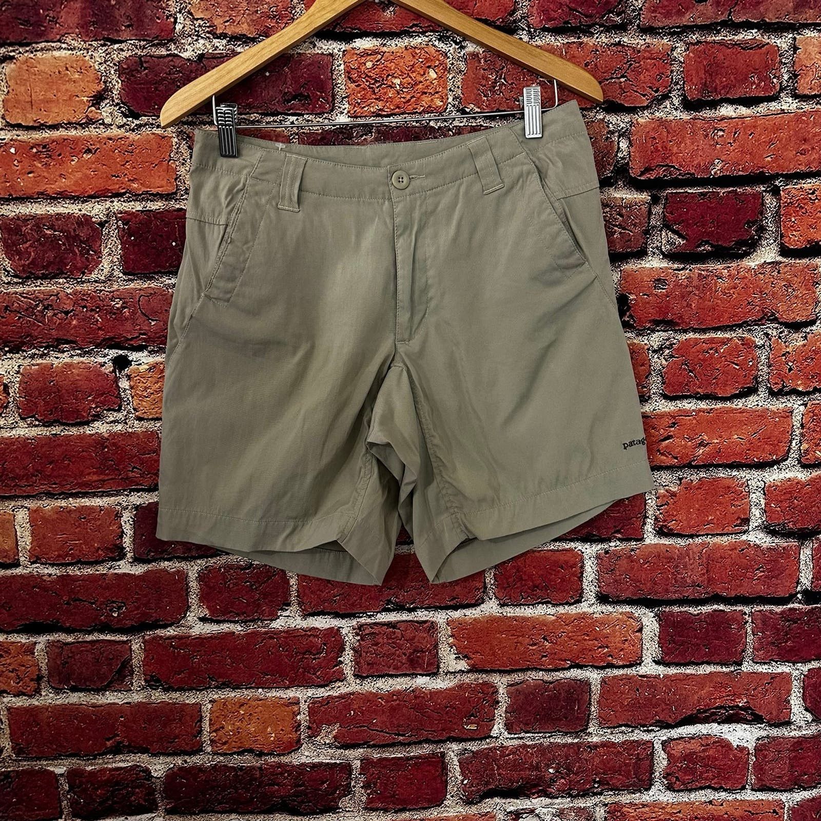 Patagonia Women’s Patagonia khaki shorts Size 28" / US 6 / IT 42 - 1 Thumbnail