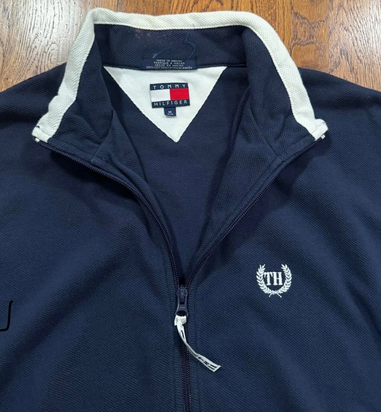 Tommy Hilfiger Vintage Tommy Hilfiger TH Crest Jacket (Size M) Size US M / EU 48-50 / 2 - 3 Thumbnail