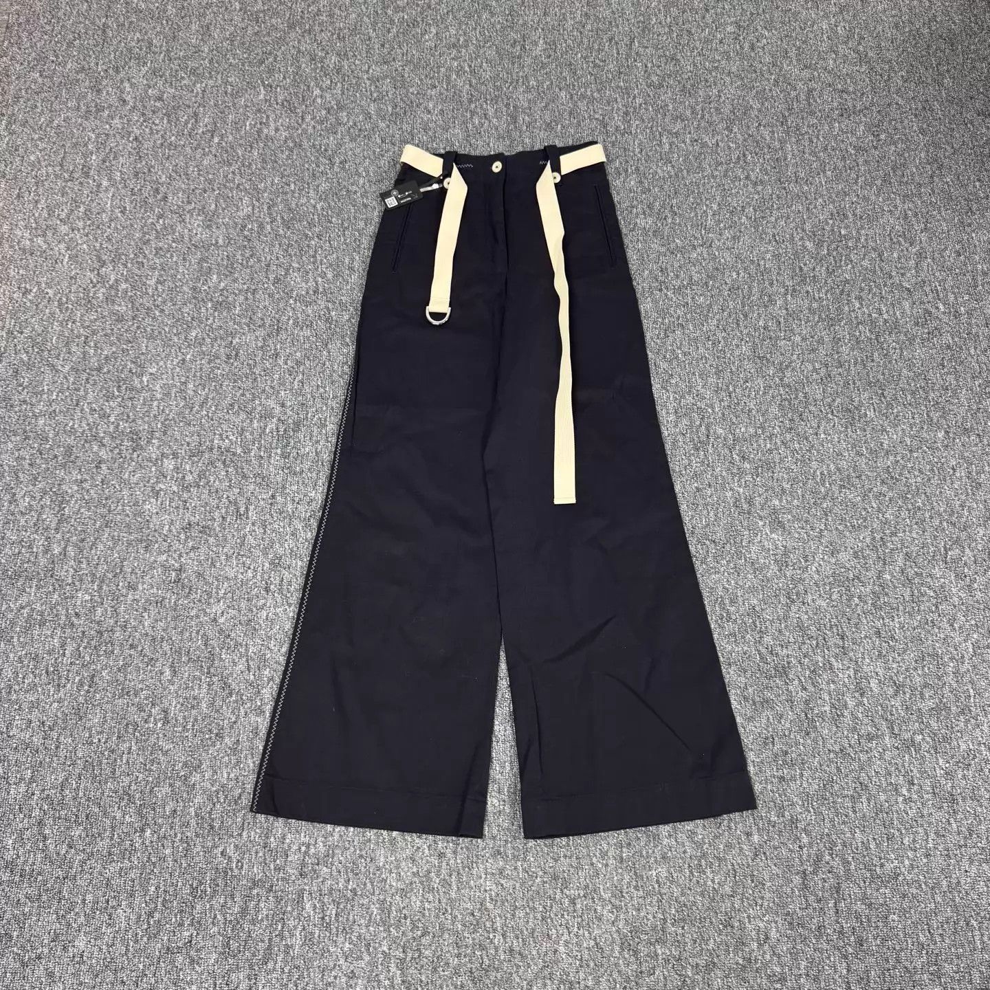 Moncler Moncler casual belted wide-leg pants 38 99 new Size 26" / US 2 / IT 38 - 1 Thumbnail
