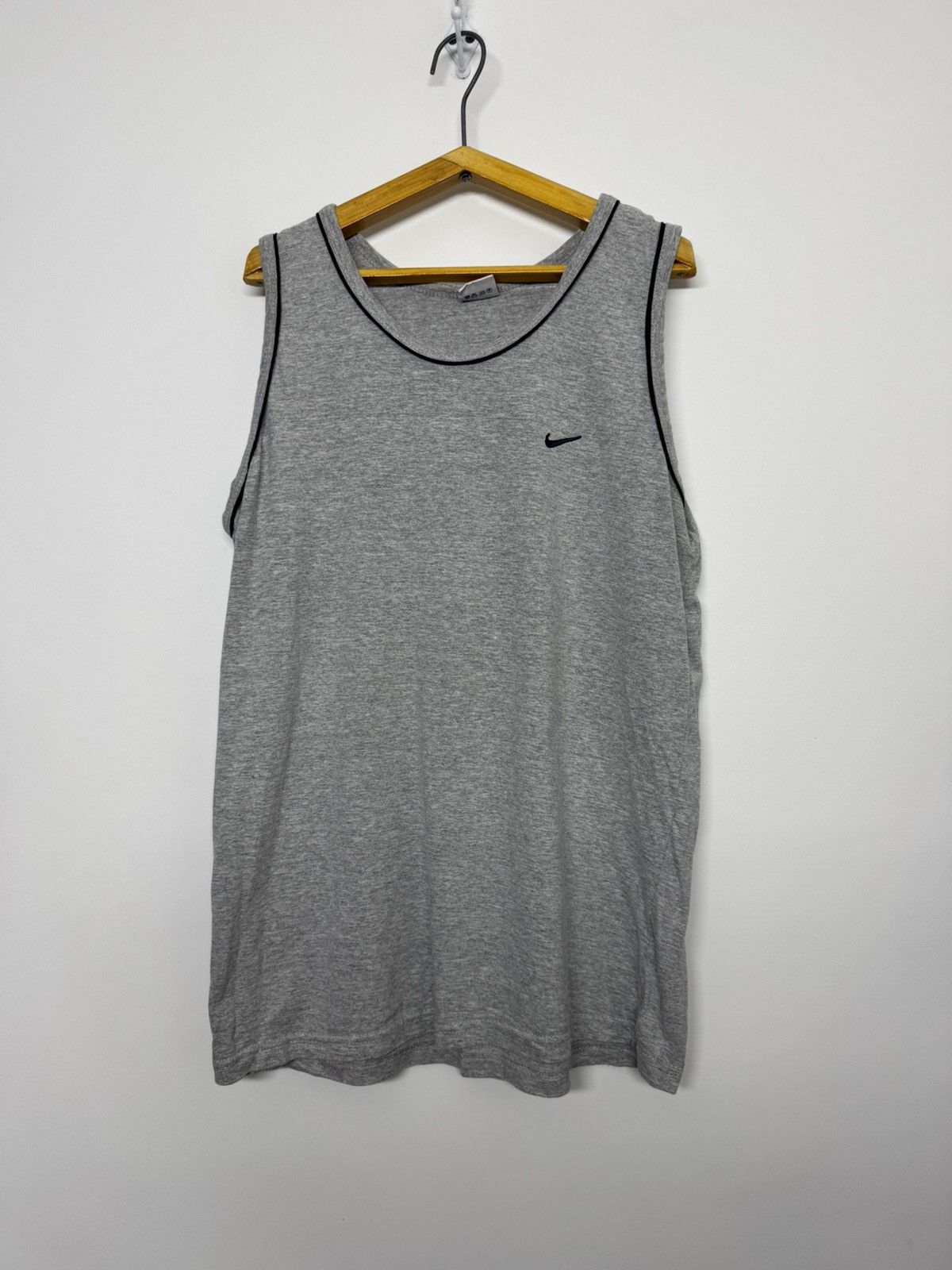 Nike Vintage Y2k Nike Mini Swoosh Tank Tops 00’s Size US L / EU 52-54 / 3 - 3 Thumbnail