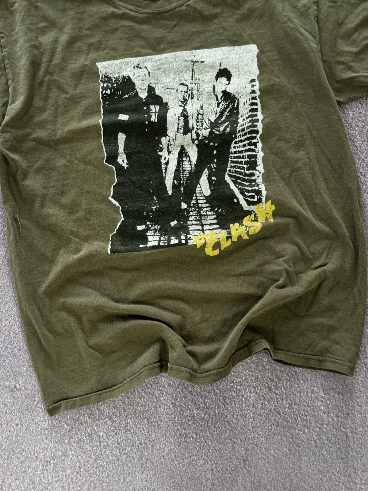Band Tees Y2k The Clash Band Tee Men's Size L Size US L / EU 52-54 / 3 - 6 Thumbnail