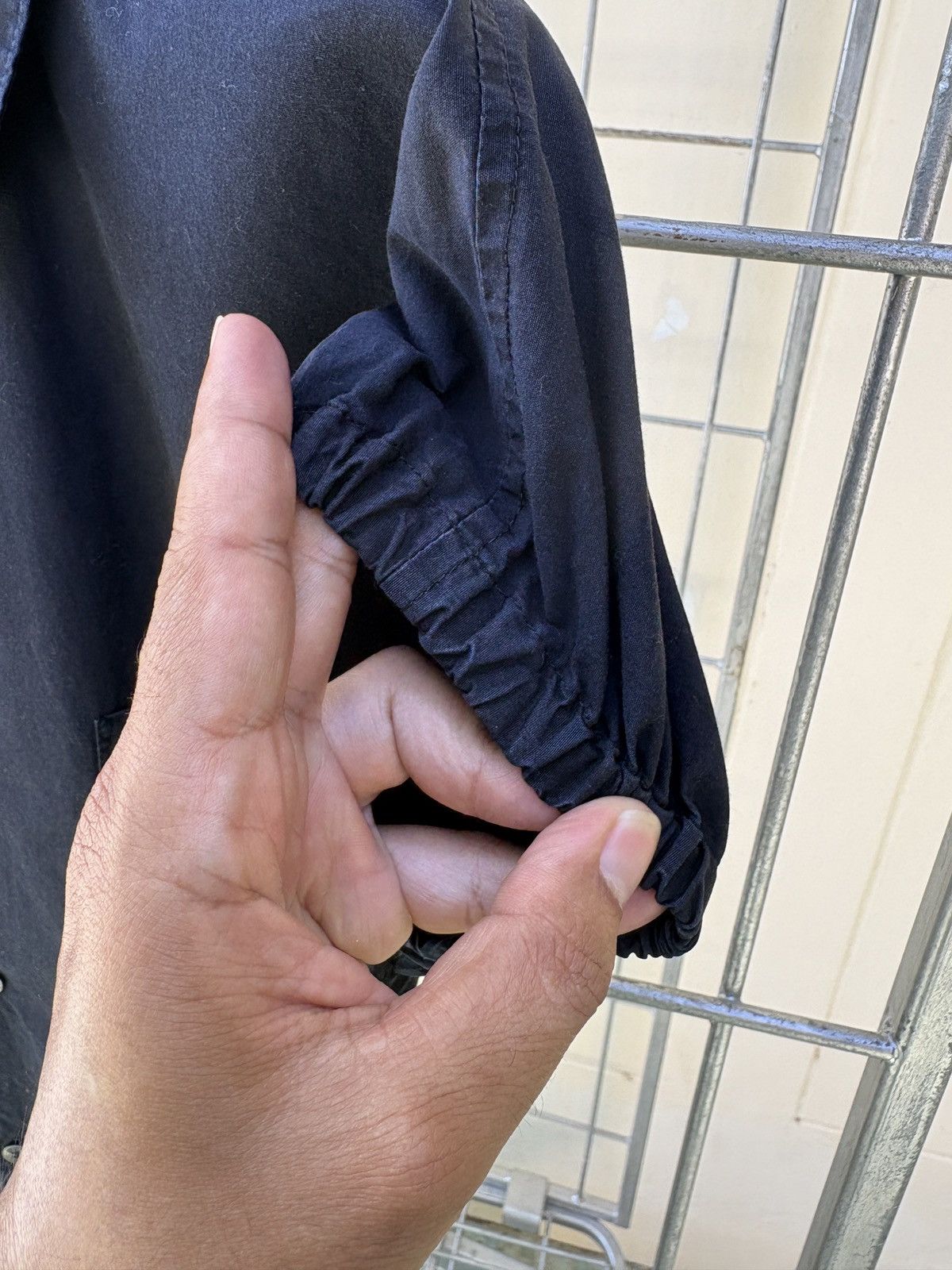 Comme des Garcons Comme des Garcons • sleeveless black shirt Size US M / EU 48-50 / 2 - 9 Thumbnail