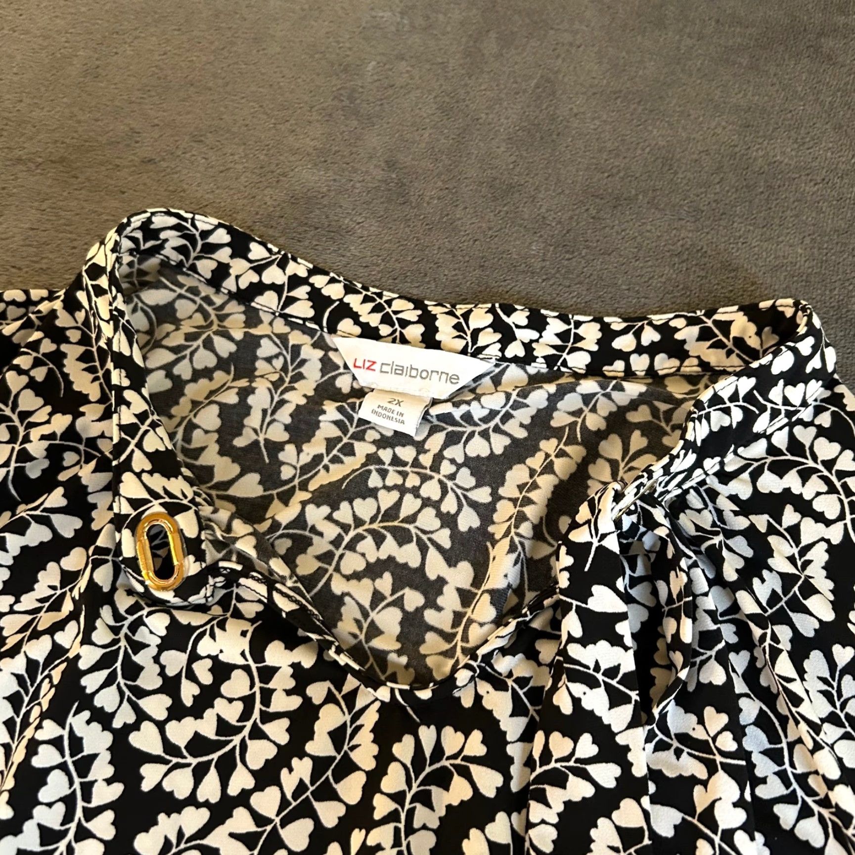 Liz Claiborne Liz Claiborne Black White Sleeveless Blouse Top Floral Leaf Print Womens 2X V-Neck Tunic Plus Size Blouse Womens Size XXL / US 16-18 / IT 52-54 - 2 Thumbnail