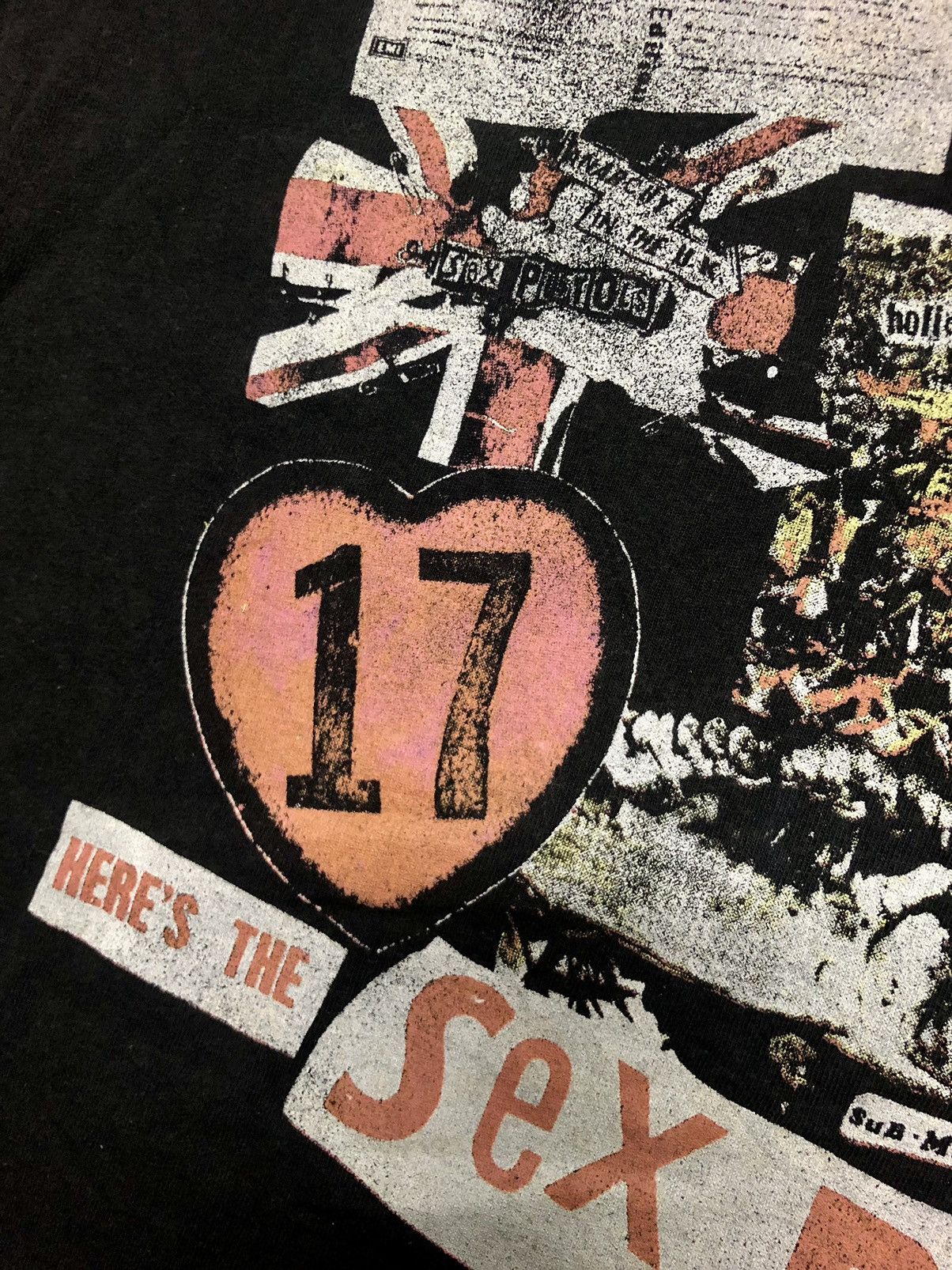 Band Tees Sex Pistols x Uniqlo Full Print Size US S / EU 44-46 / 1 - 9 Thumbnail