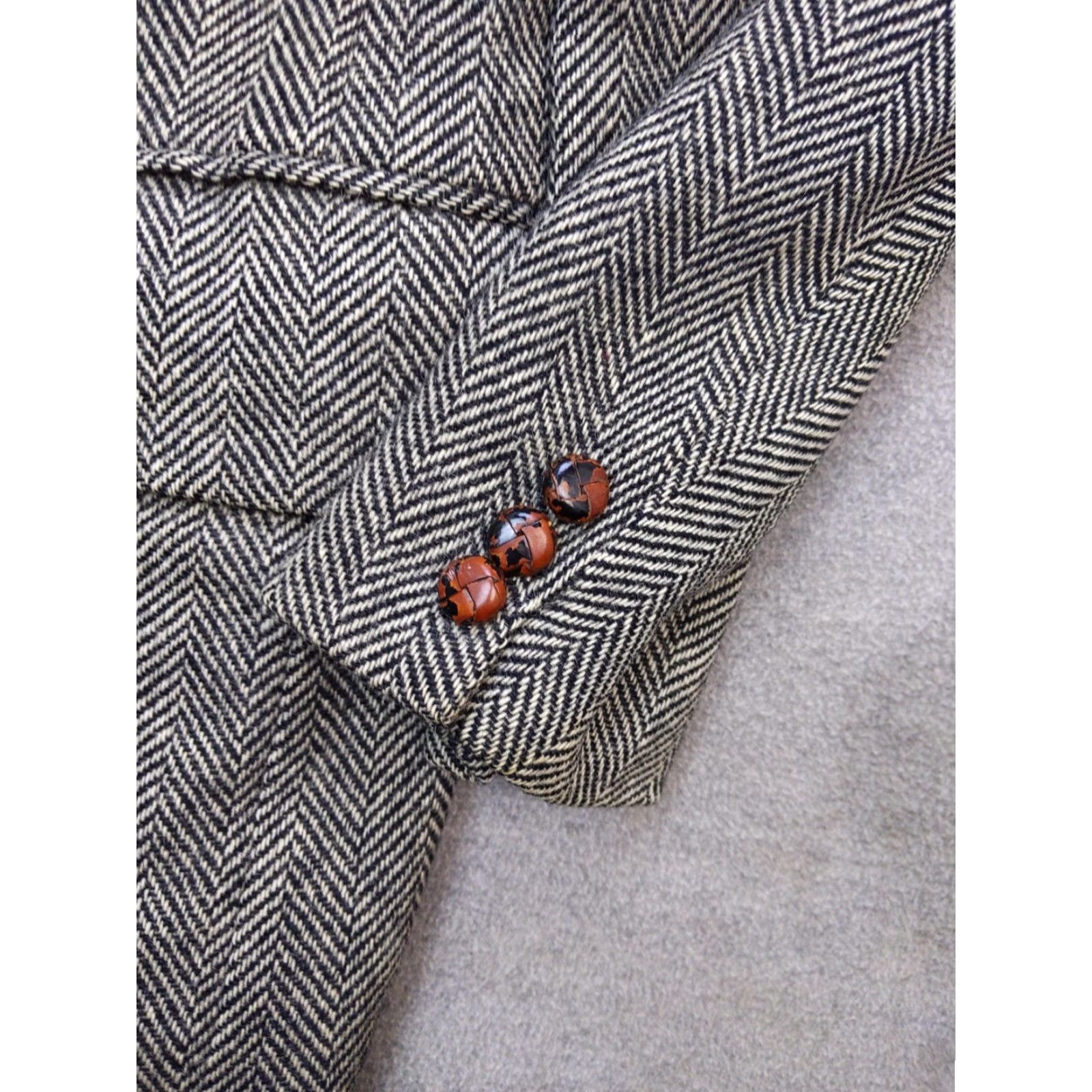 Vintage VINTAGE Garrison Park Grey Wool Tweed Herringbone 2 Button Notch Lapel Single-Breasted Sport Coat Men 42 Regular Size US XS / EU 42 / 0 - 2 Thumbnail