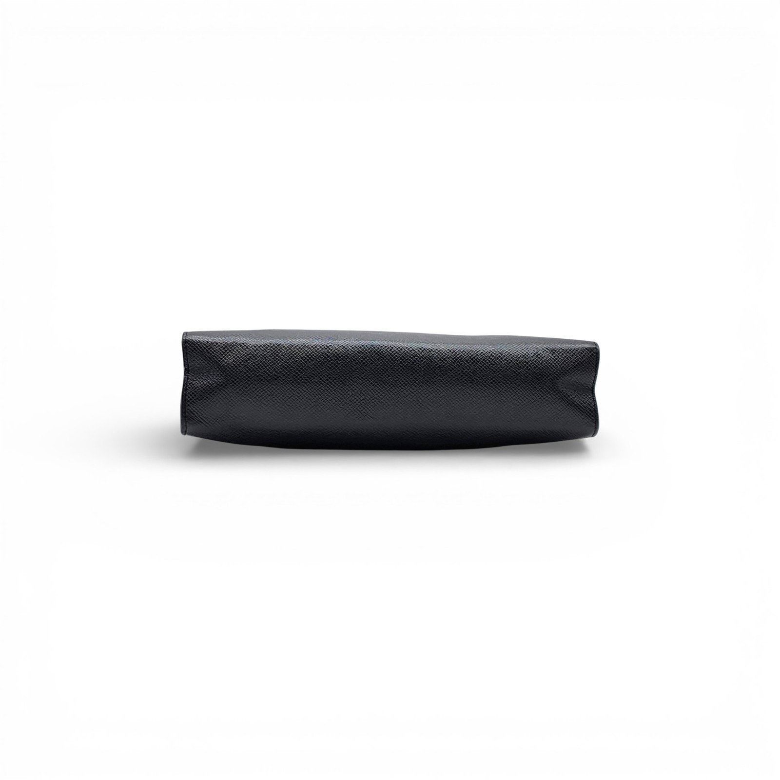 Louis Vuitton Pochette Voyage Pouch MM Clutch Taiga Leather Black Size ONE SIZE - 3 Thumbnail