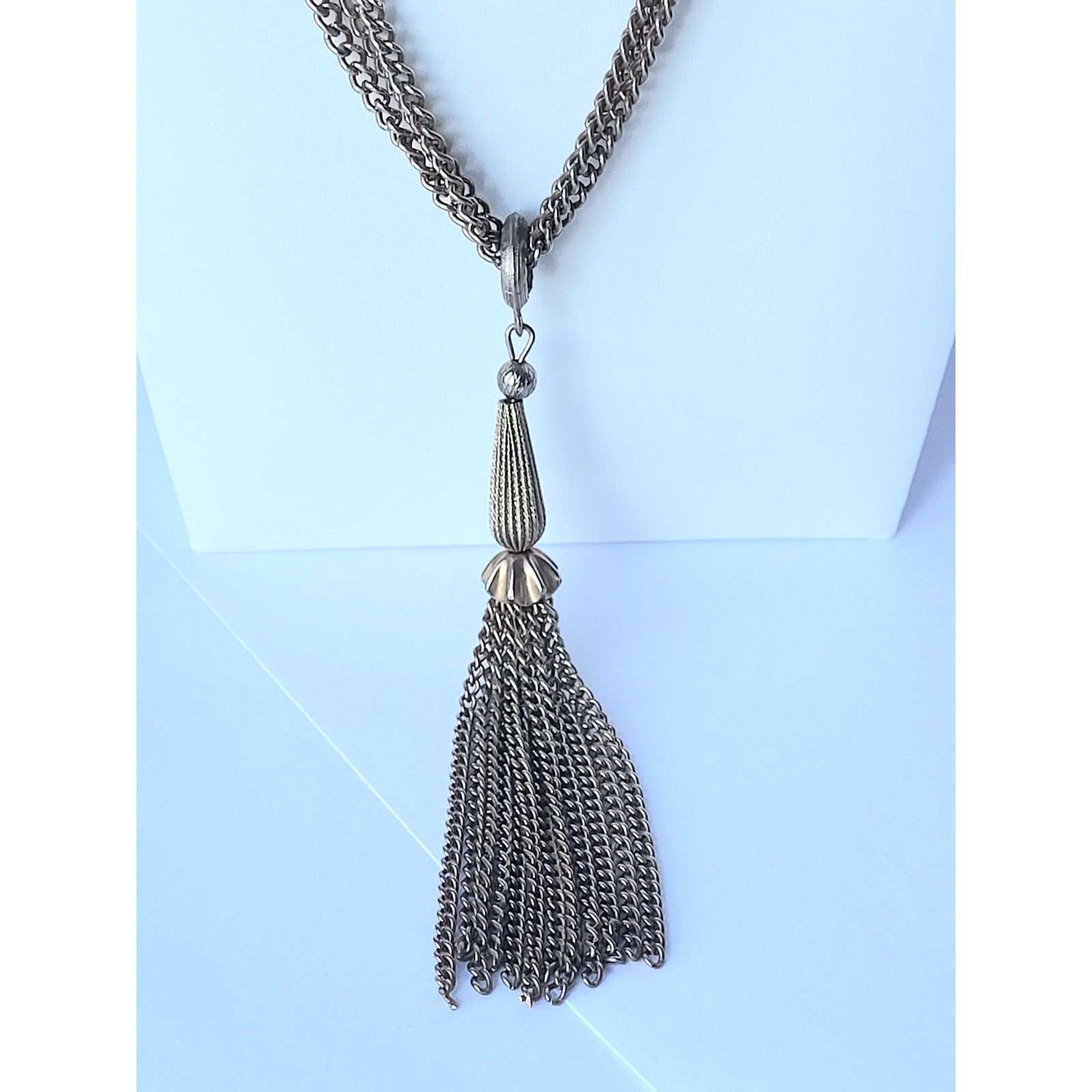 Other Tassel Necklace Vintage Gold Antiqued Spring Closure Size ONE SIZE - 2 Thumbnail