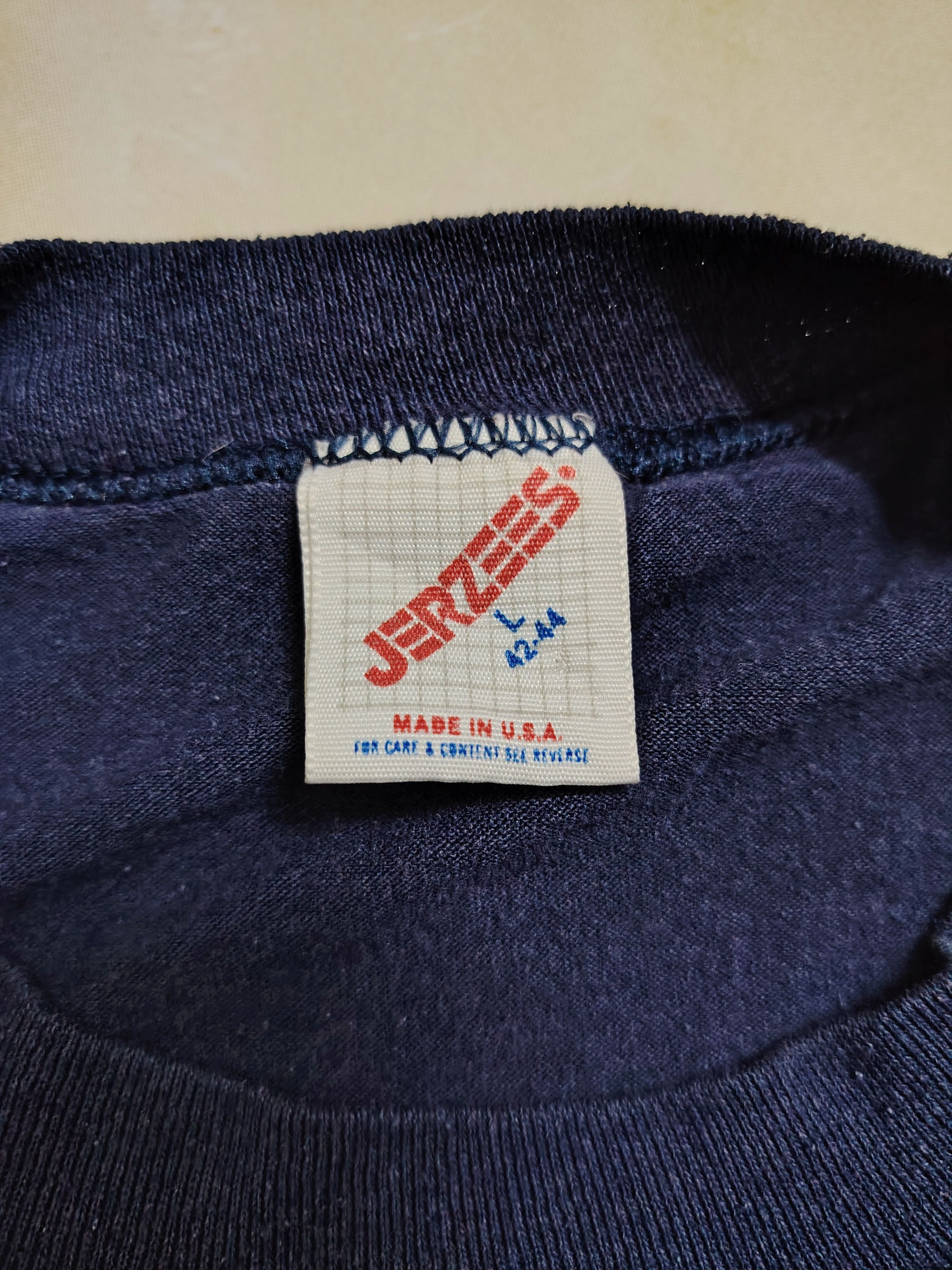Jerzees Volley ball ( GRAPHIC TEE) Size US L / EU 52-54 / 3 - 6 Thumbnail