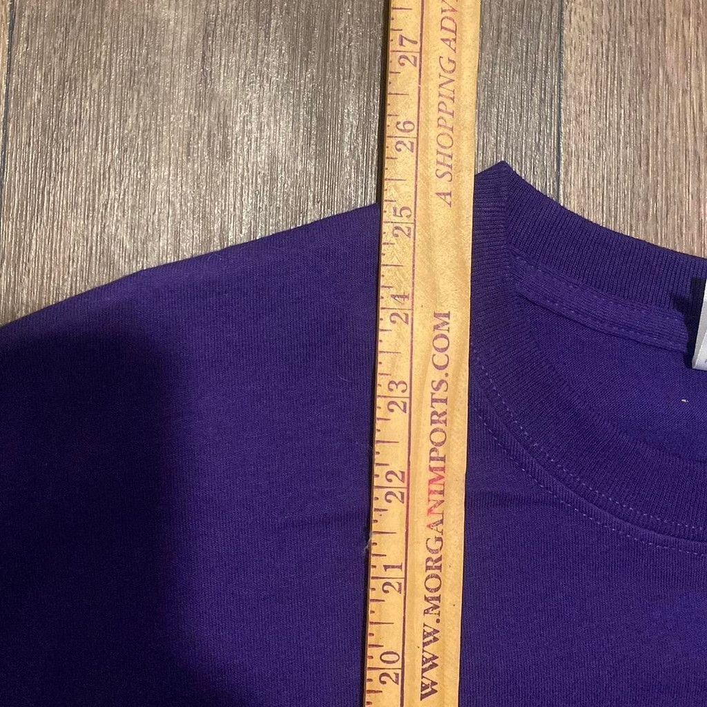 Gildan Cat graphic vtg tee size L Message for any questions Size US L / EU 52-54 / 3 - 7 Thumbnail