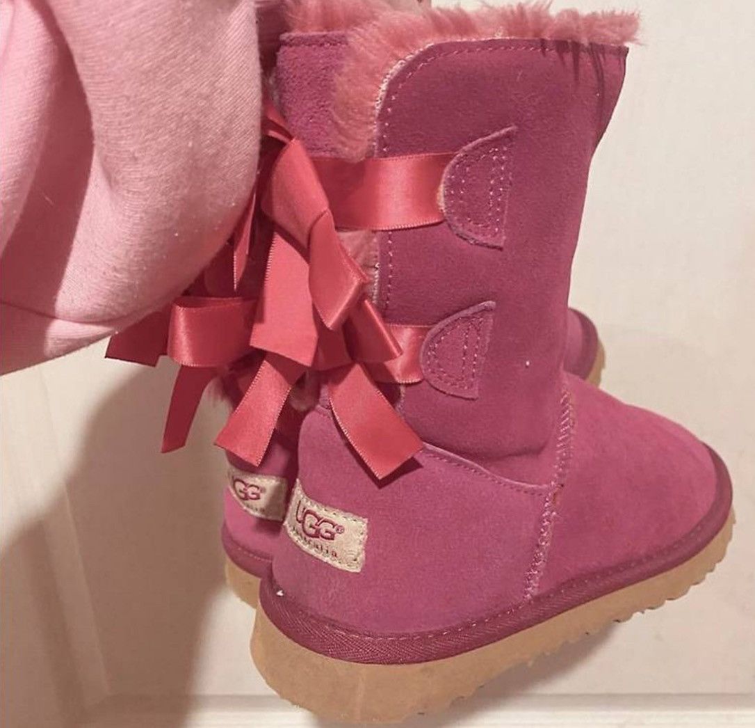 Ugg ugg with bows in pink/fuchsia color Size US 7 / IT 37 - 1 Thumbnail