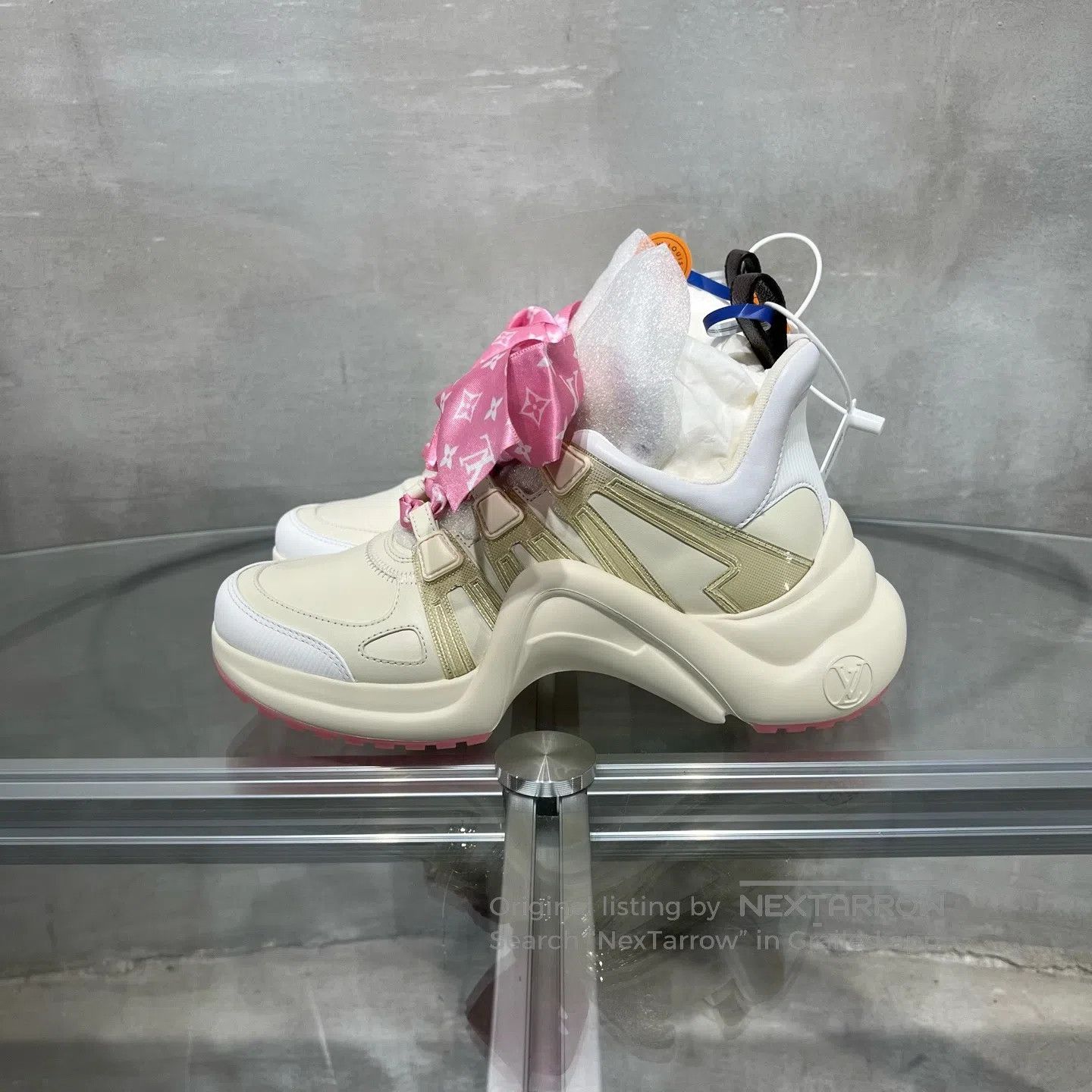 Louis Vuitton Louis Vuitton Pink-white bow-shaped arch bridge shoes Size US 6 / IT 36 - 3 Thumbnail