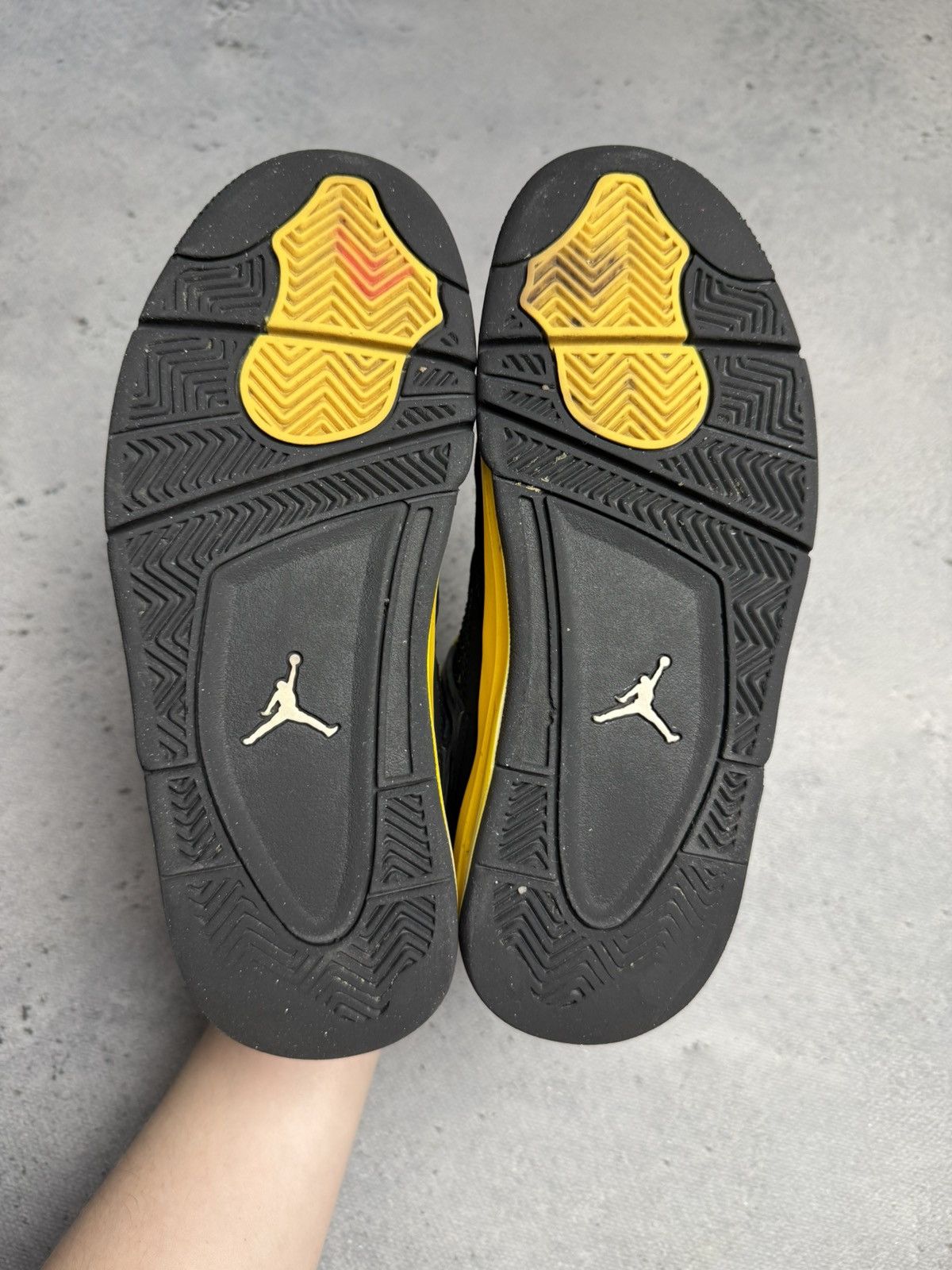 Jordan Brand Nike Air Jordan 4 Retro Thunder Black White Yellow 2023 5,5 Size US 7 / IT 37 - 10 Thumbnail