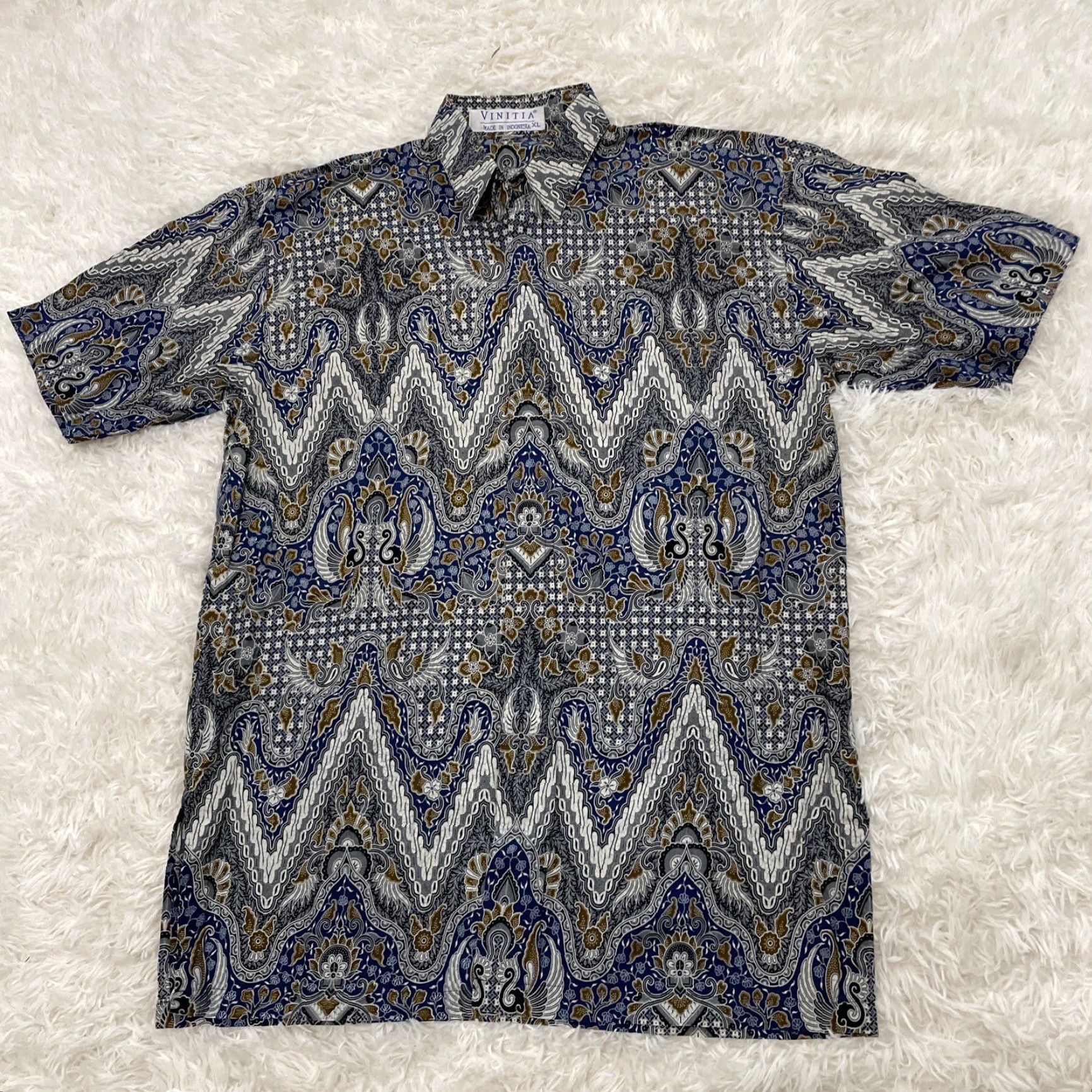Vintage Vtg VINITIA Celestial Hidden Button Shirt Men XL 16.5 Blue Tribal Geometry Print Shirt Size US XL / EU 56 / 4 - 2 Thumbnail