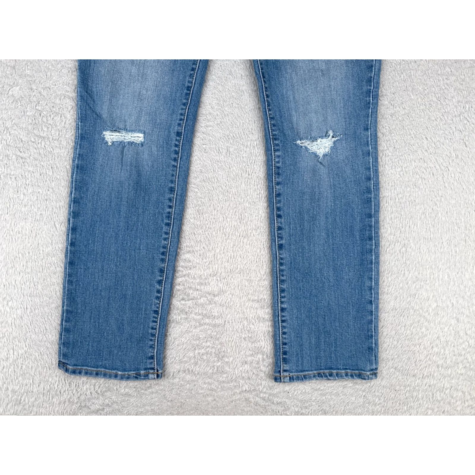 Old Navy Old Navy Jeans Womens 6 Blue Denim Boyfriend Straight Distressed Mid Rise 30x29 Size 28" / US 6 / IT 42 - 2 Thumbnail