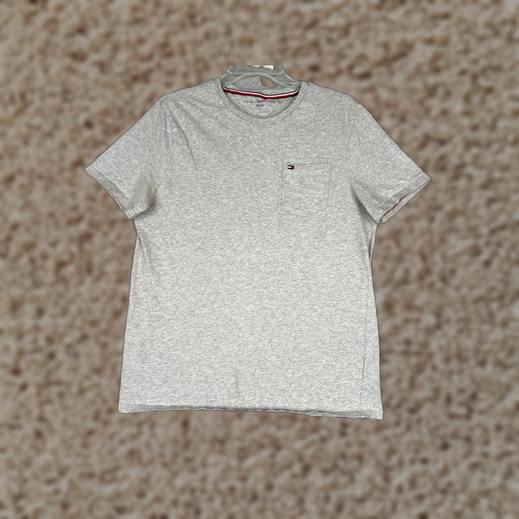 Tommy Hilfiger Tommy Hilfiger Shirt Adult Medium Gray Short Sleeve Crew Neck Pocket Cotton Logo Embroidered Men’s T-Shirt Size US M / EU 48-50 / 2 - 1 Thumbnail