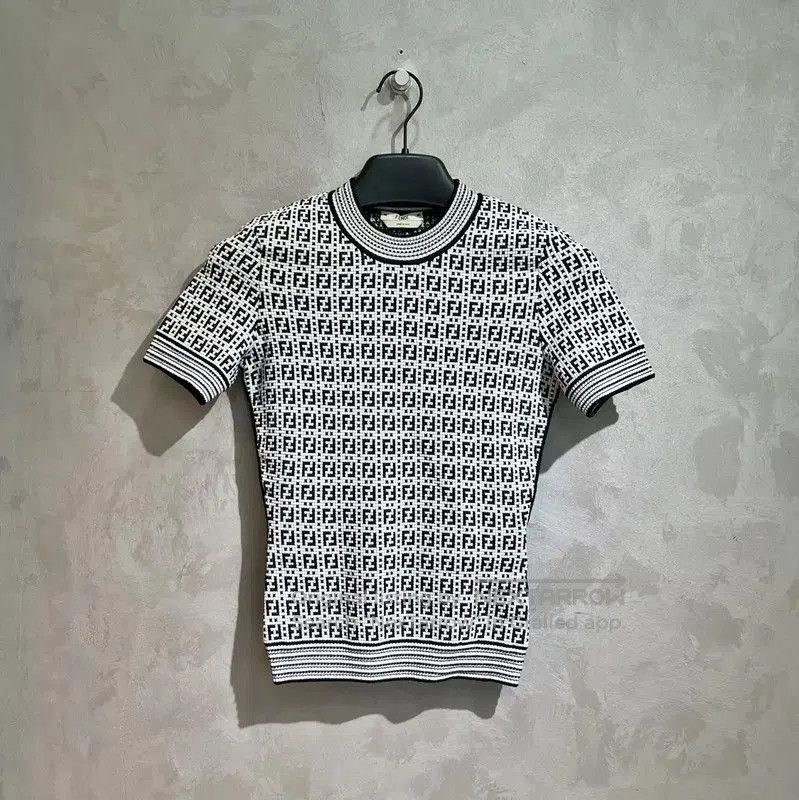 Fendi Fendi Short Sleeve Black T-Shirt for Women . Size S / US 4 / IT 40 - 1 Thumbnail