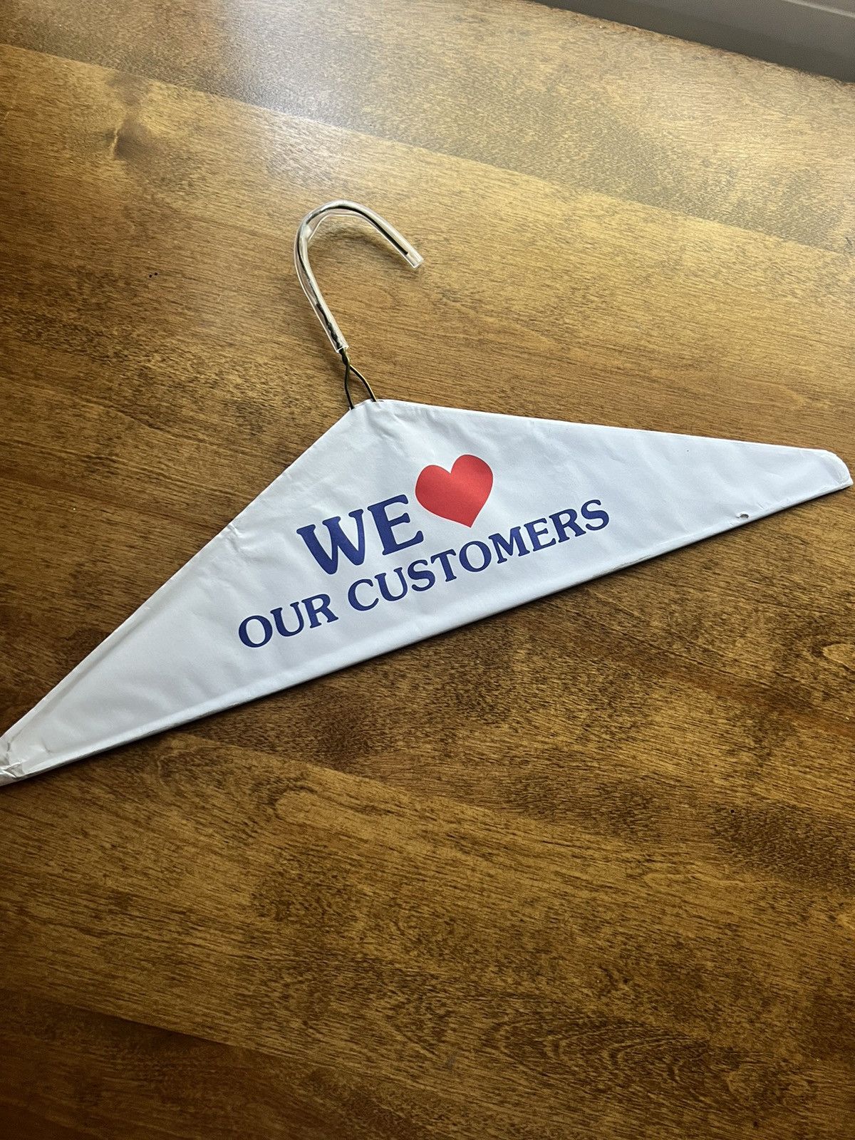 Supreme × Vintage Supreme Box Logo Hanger FW24 Size ONE SIZE - 2 Thumbnail