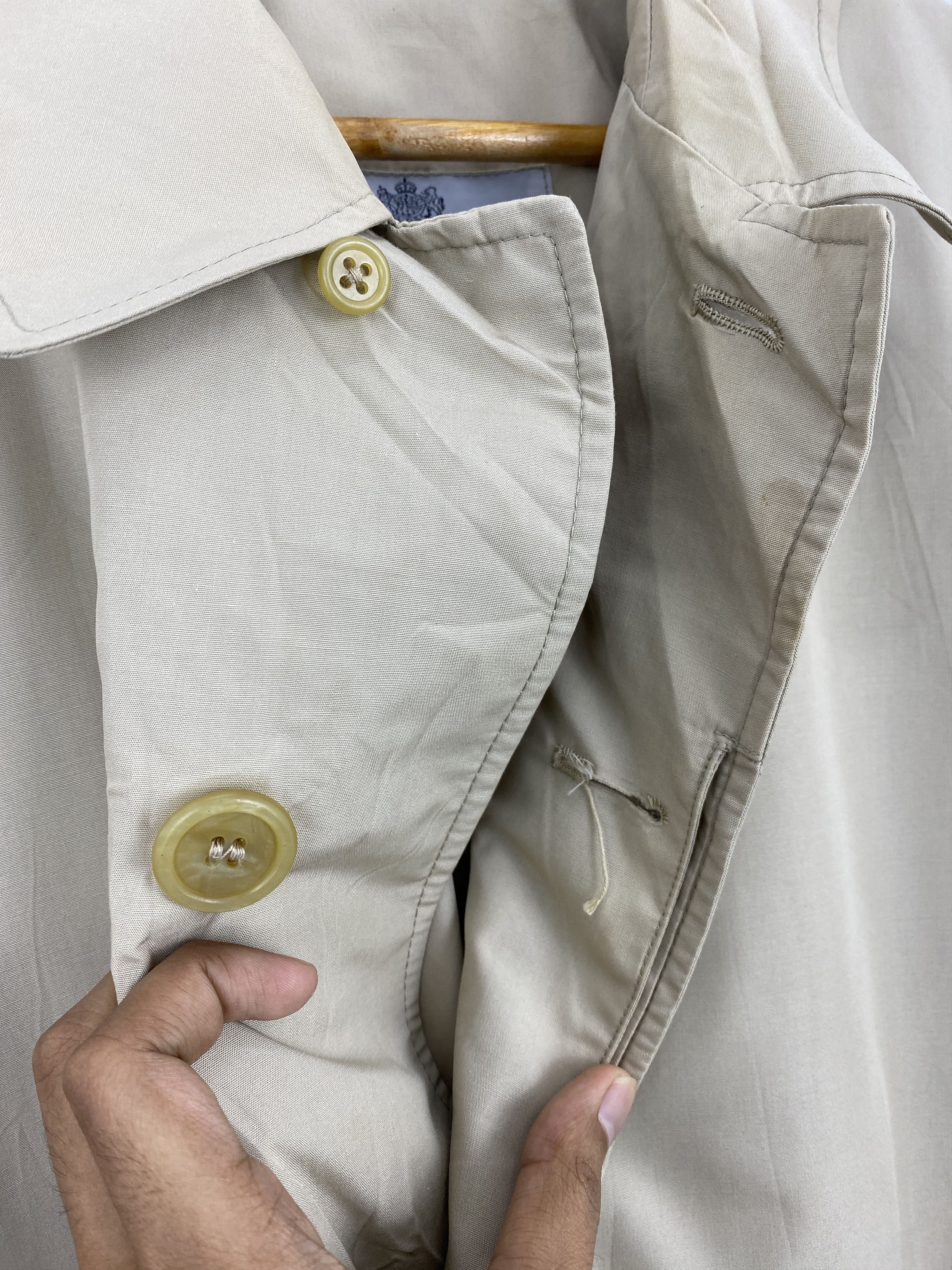 Aquascutum Vintage Aquascutum Made In England Trench Coat Jacket J1939 Size US L / EU 52-54 / 3 - 8 Thumbnail