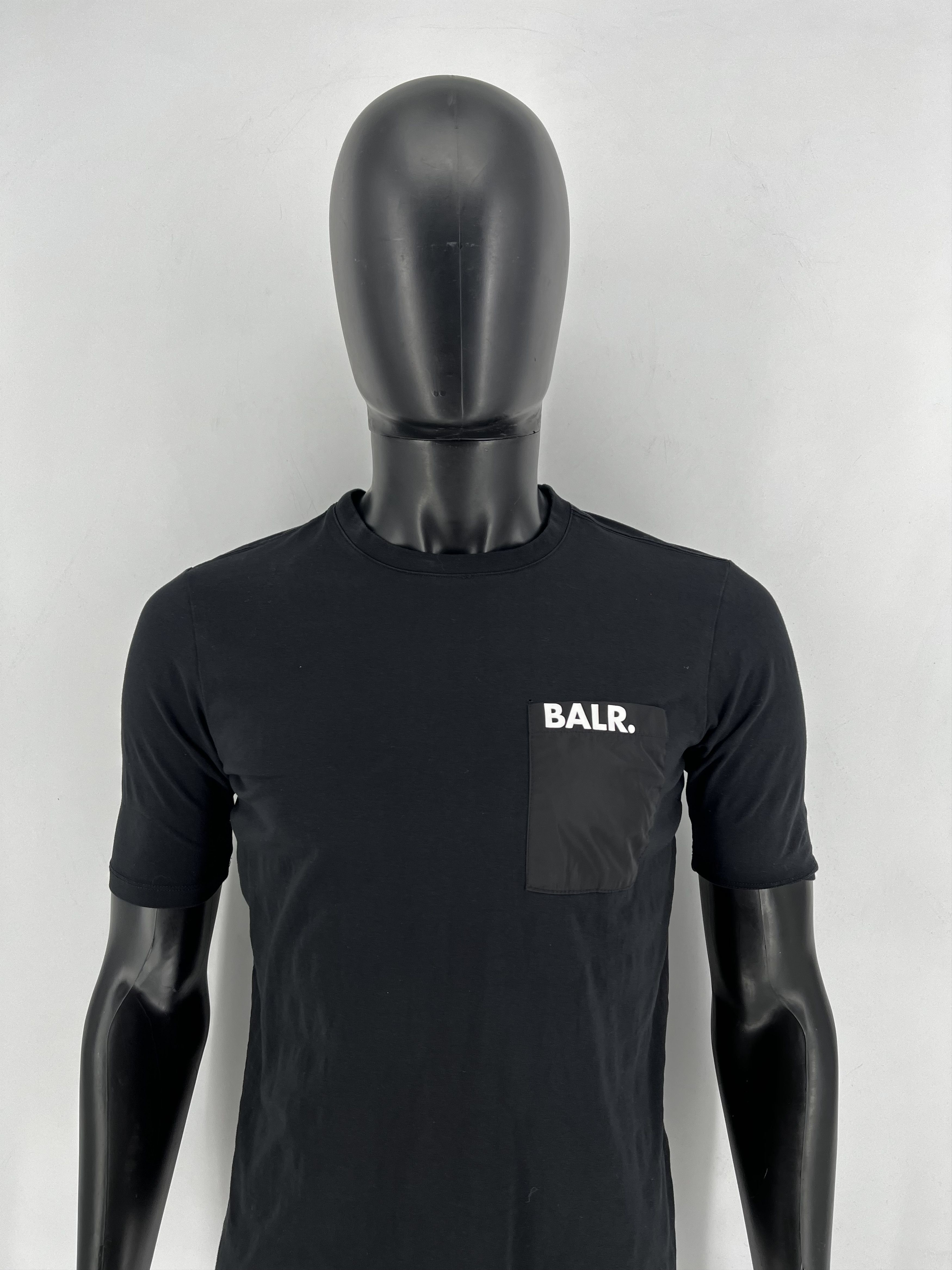 Japanese Brand Vintage BALR Fit Tee Big Logo Streetwear Style Size US S / EU 44-46 / 1 - 1 Thumbnail