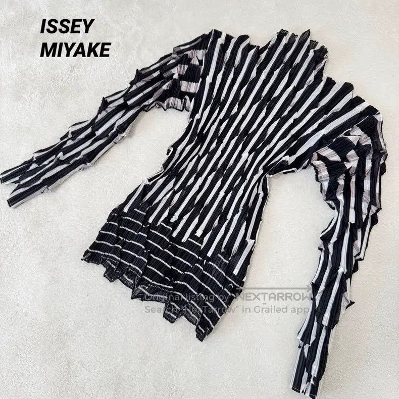 Issey Miyake Issey Miyake Origami Top Size M / US 6-8 / IT 42-44 - 1 Thumbnail